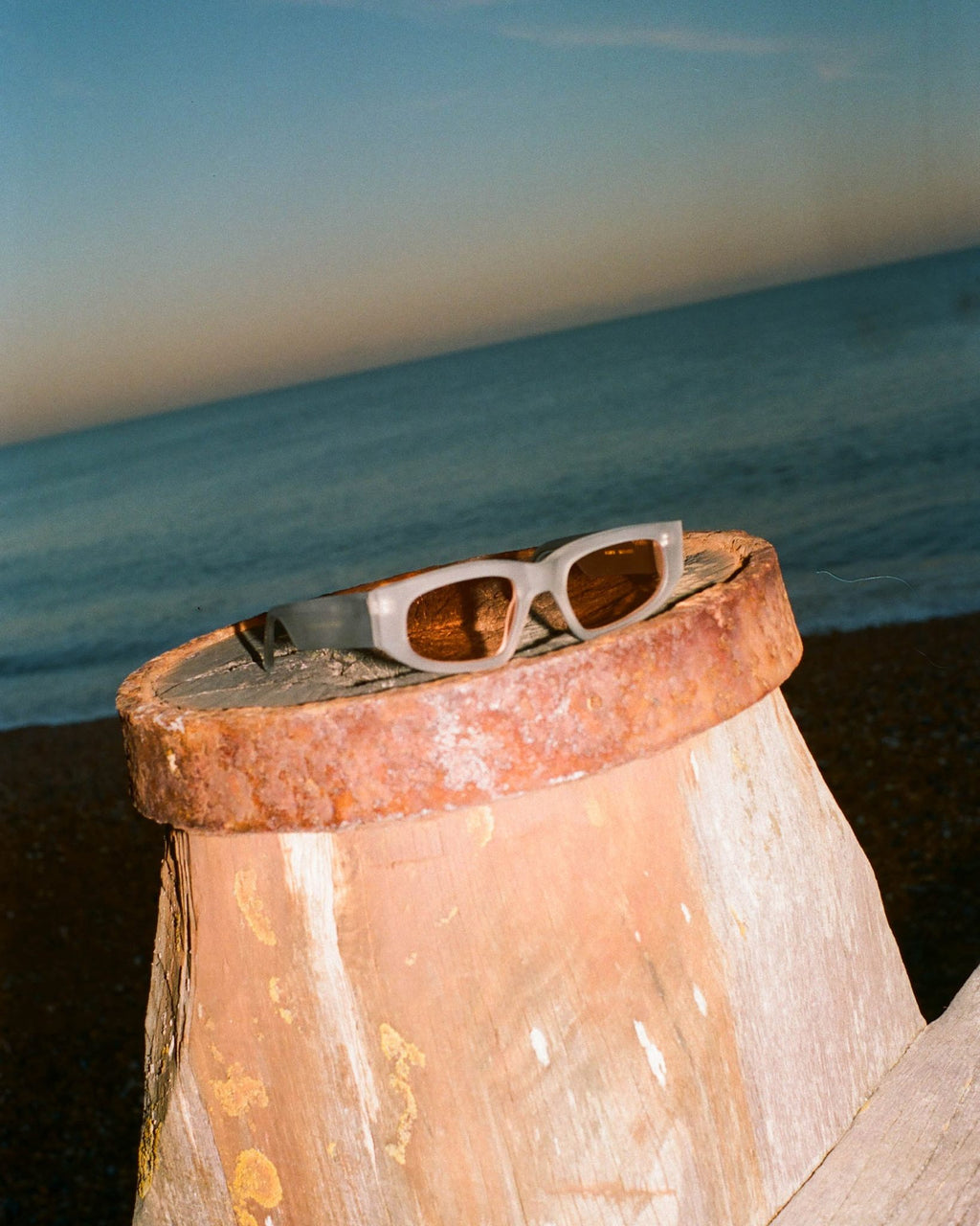 Eclipse matt Grey - orange solid lens