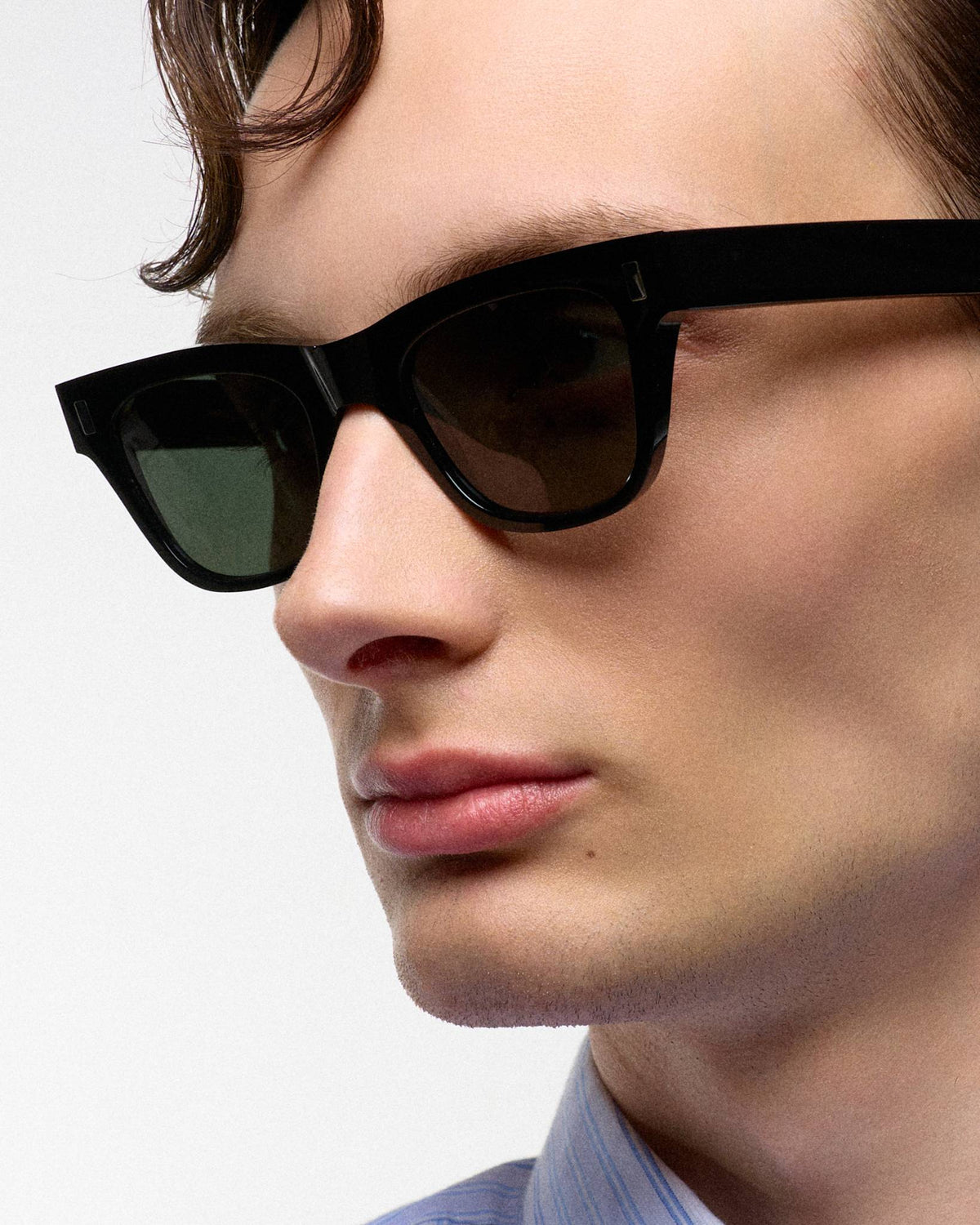 Aki Black - green solid lens