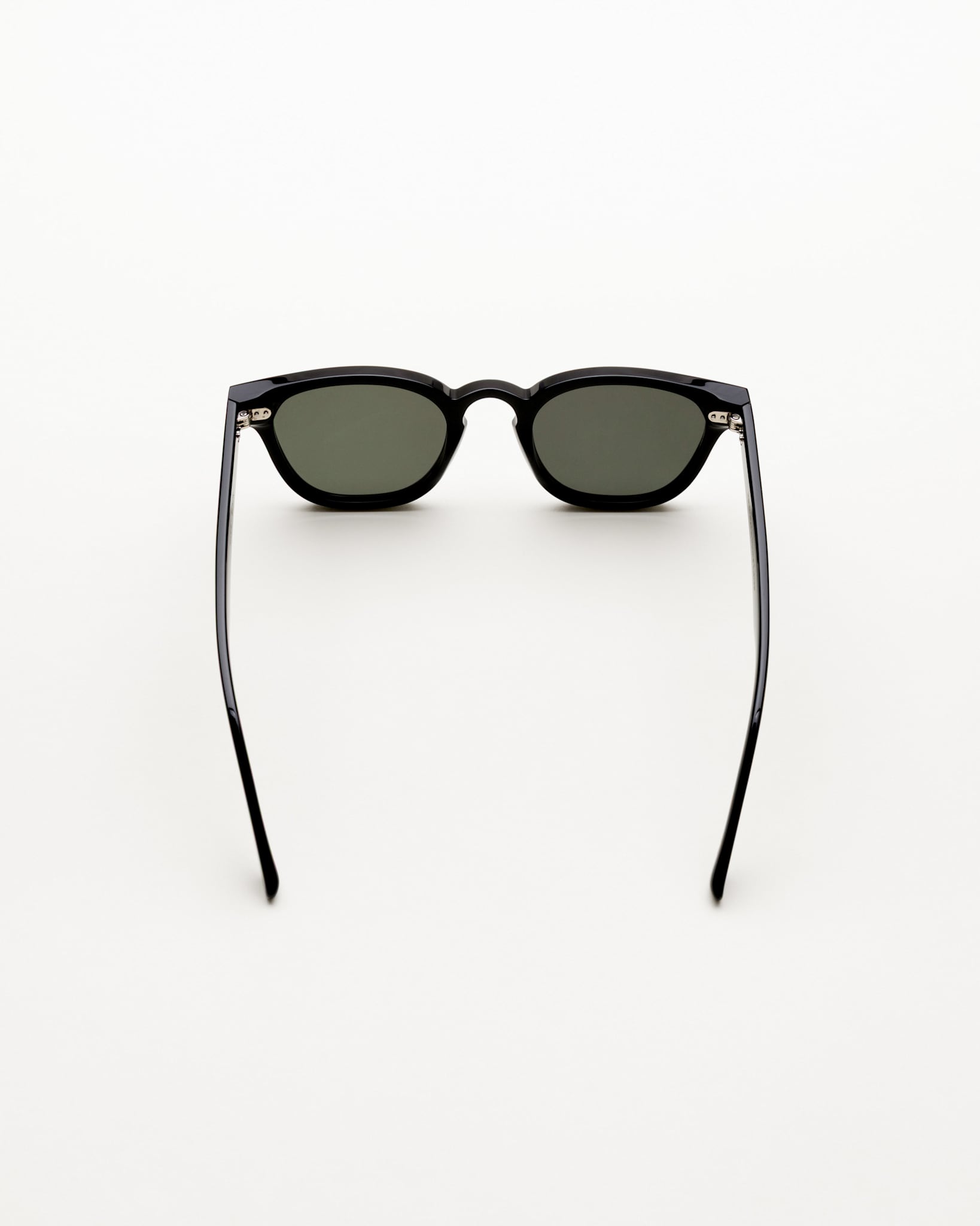 River Black - green solid lens