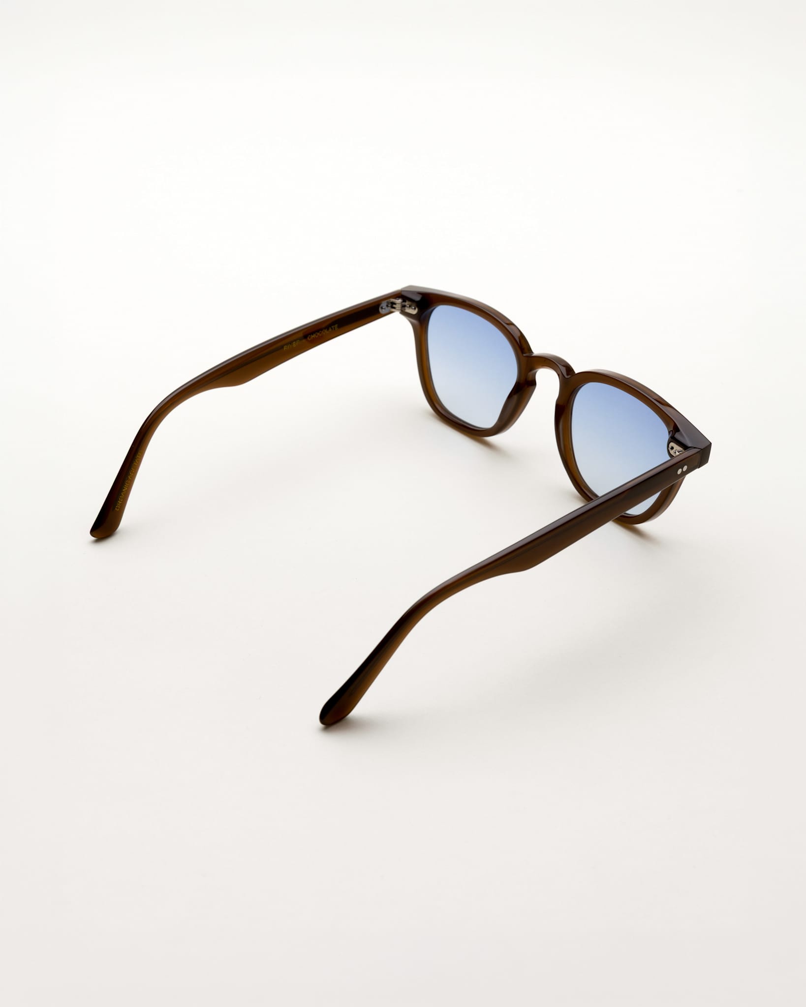 River Chocolate - blue gradient lens