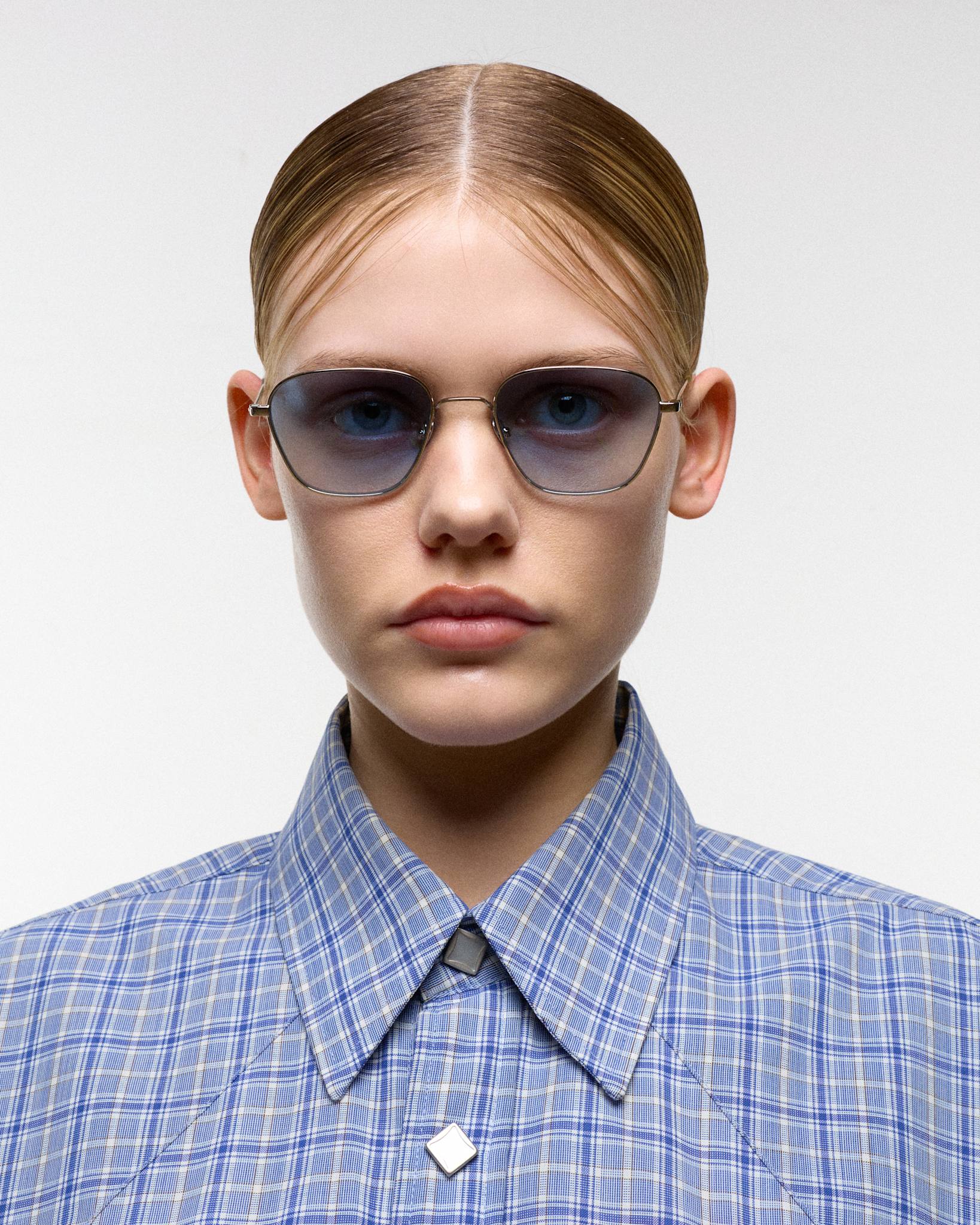 Otis Silver - blue gradient lens