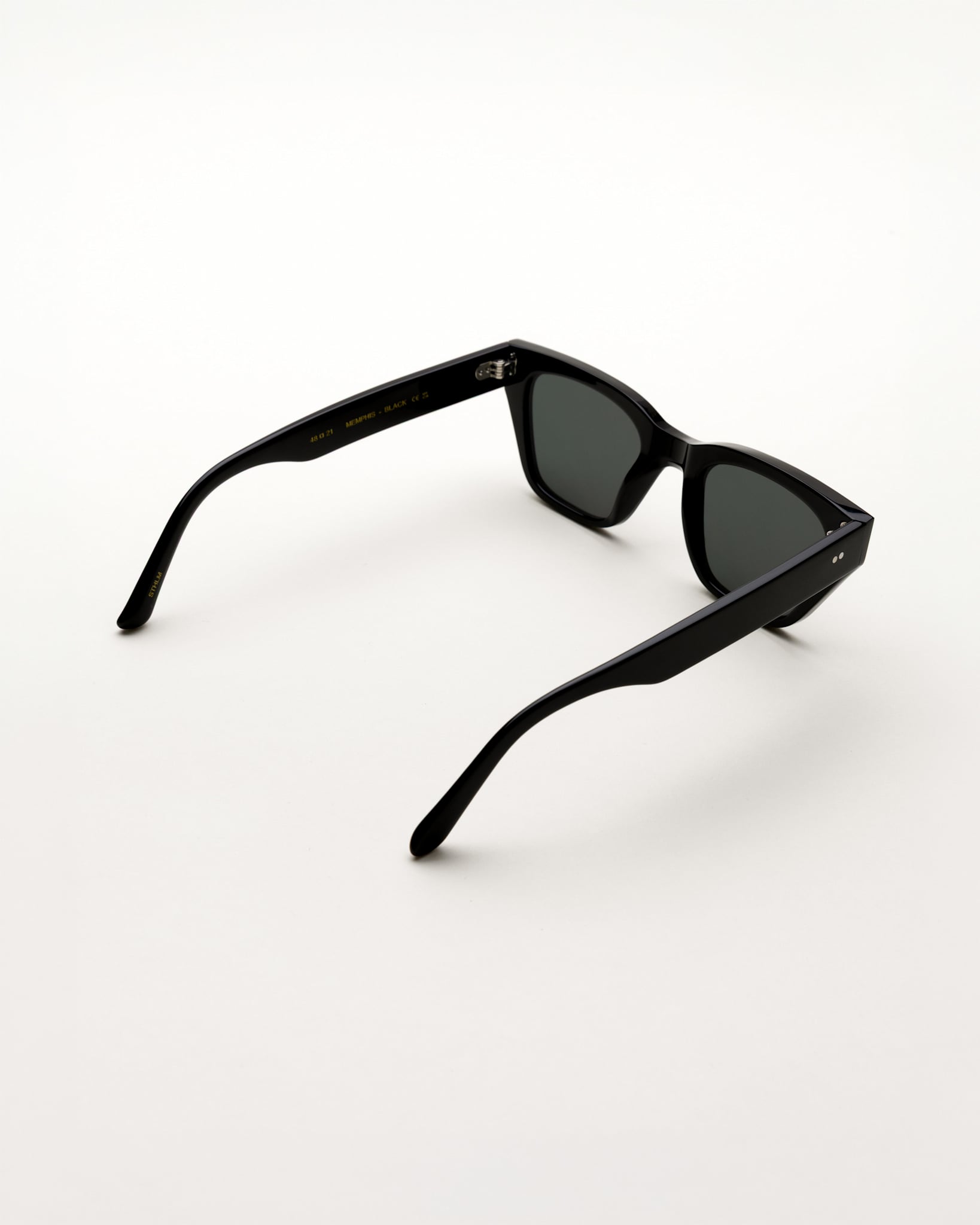 Memphis Black - green solid lens