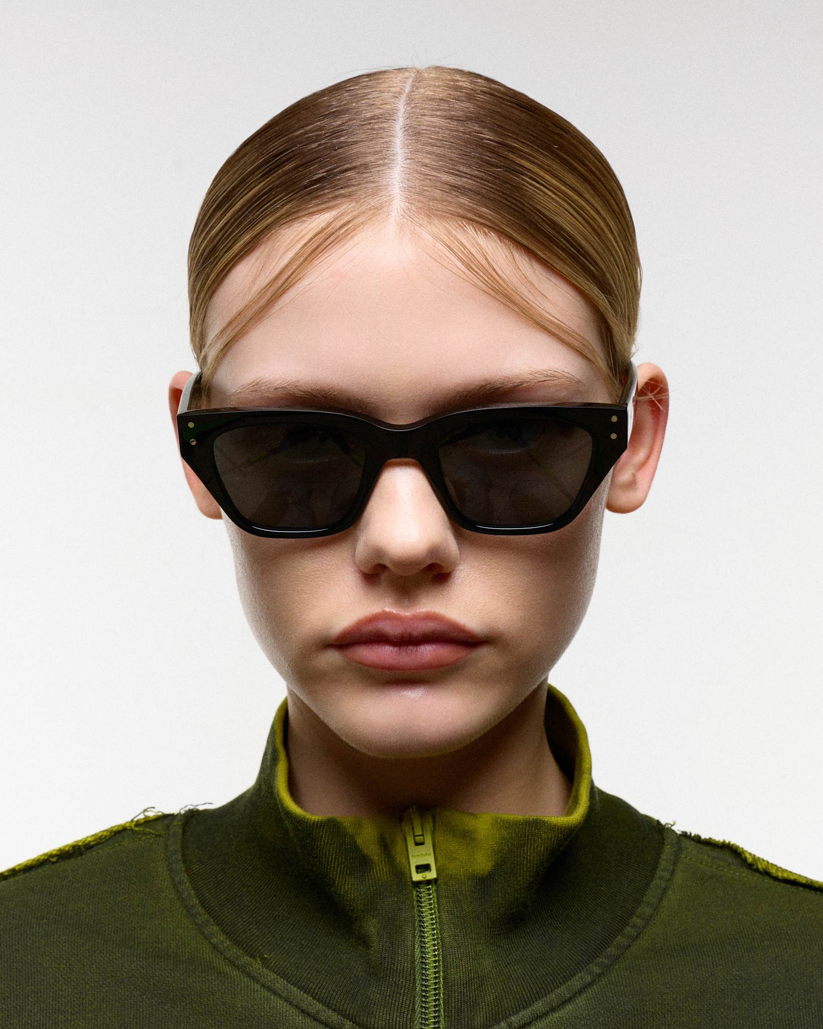 Memphis Black - green solid lens
