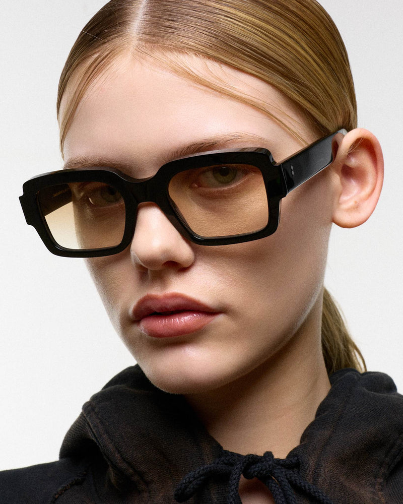 Apollo Black - brown gradient lens