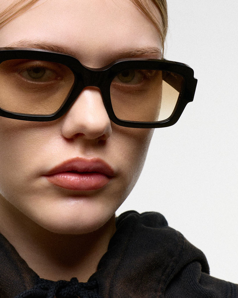 Apollo Black - brown gradient lens