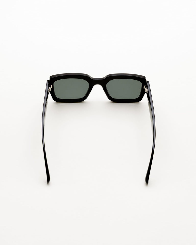 Apollo Black - green solid lens