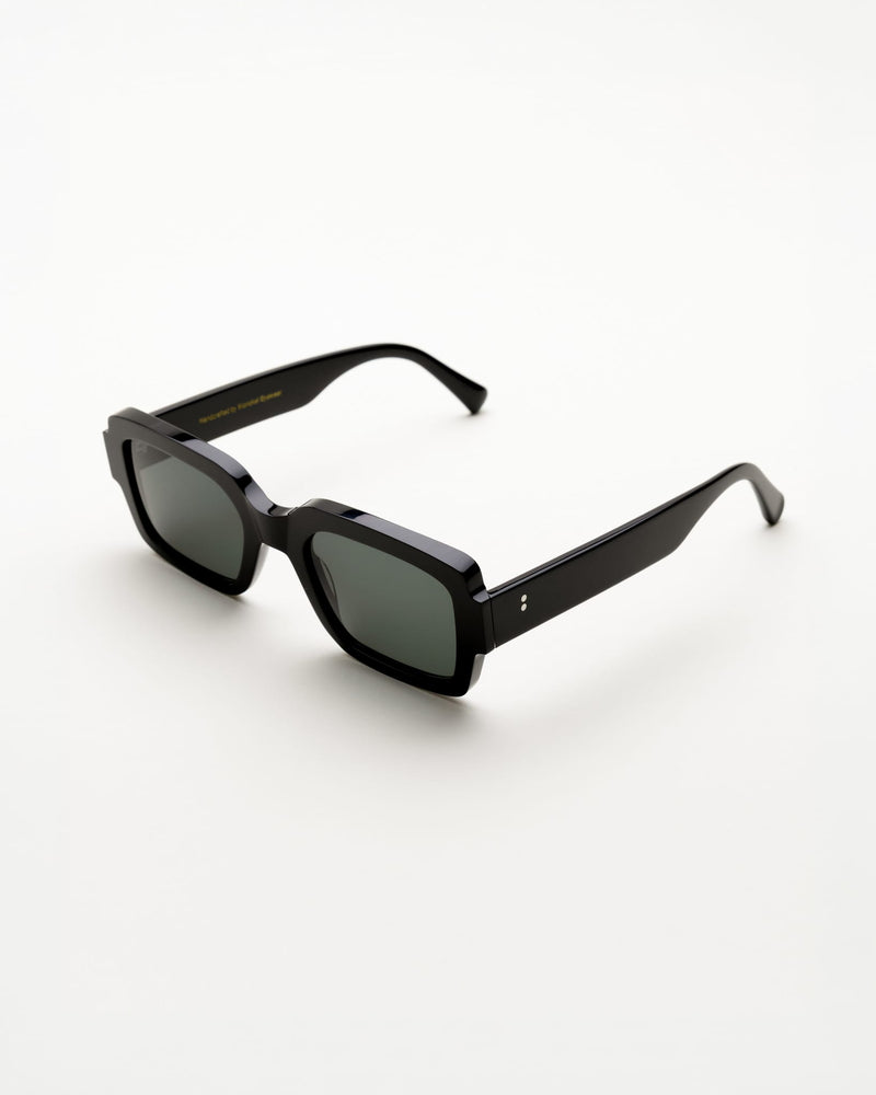 Apollo Black - green solid lens