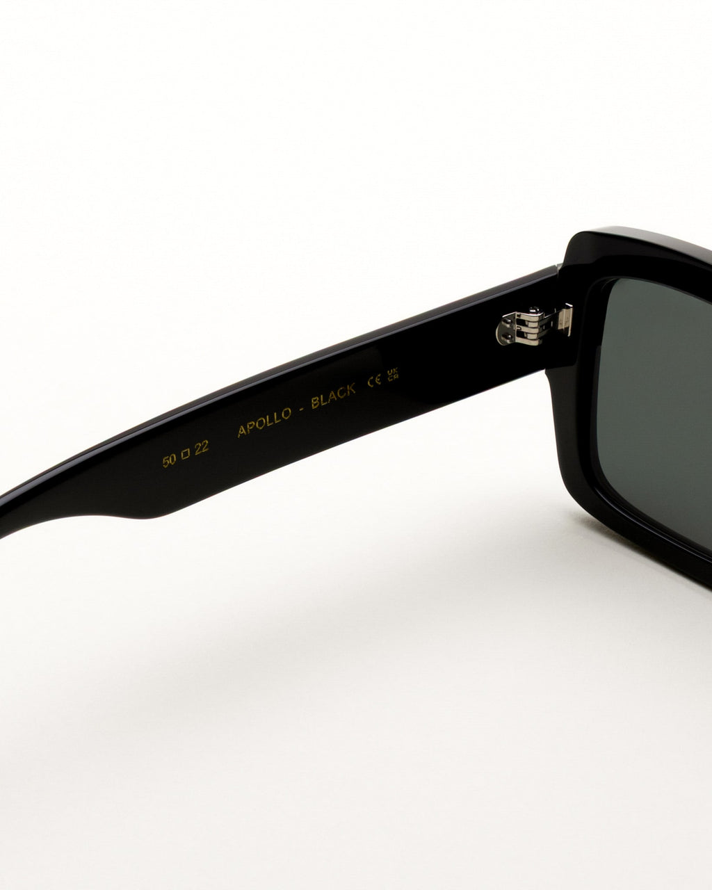 Apollo Black - green solid lens