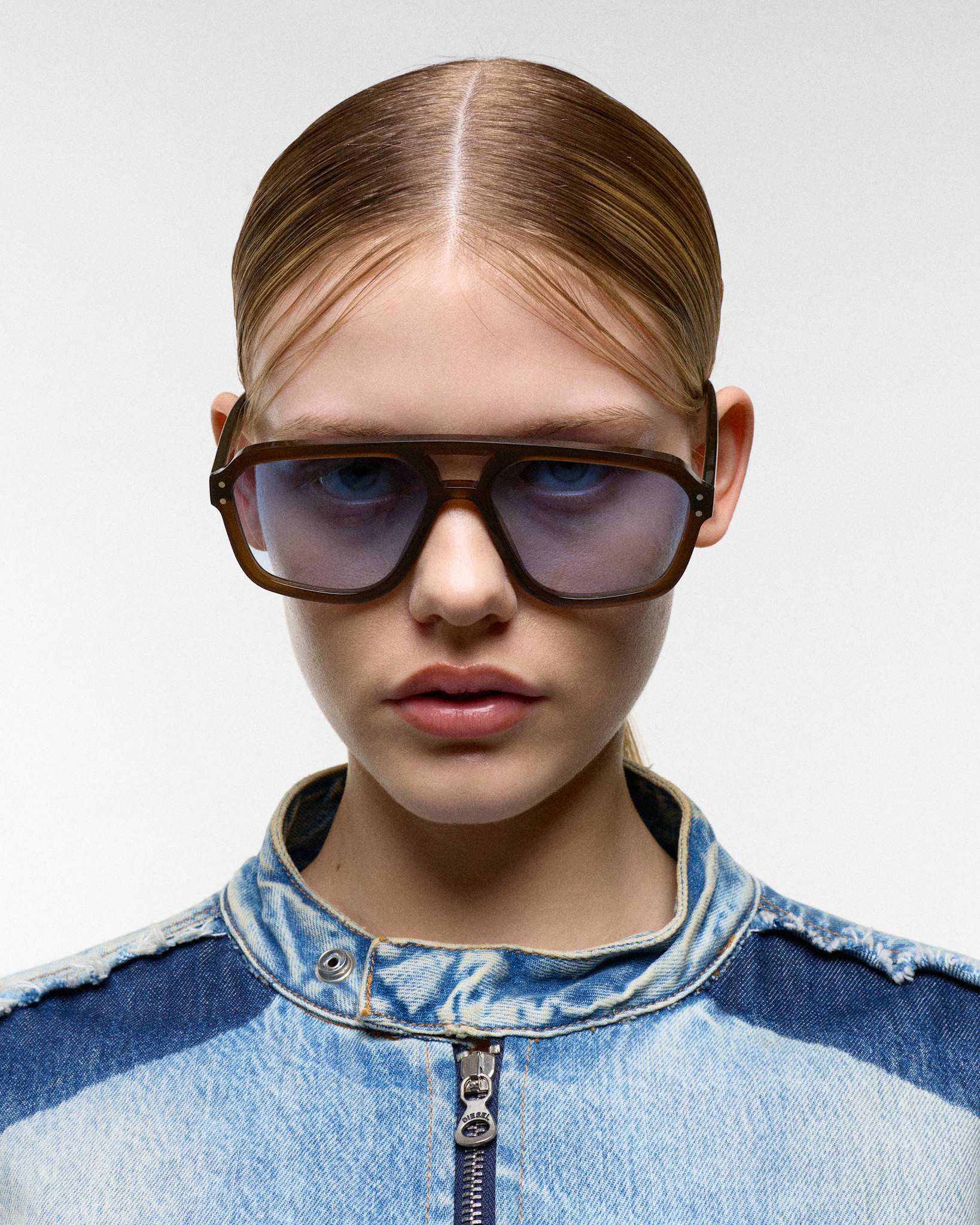 Jet Chocolate - blue gradient lens