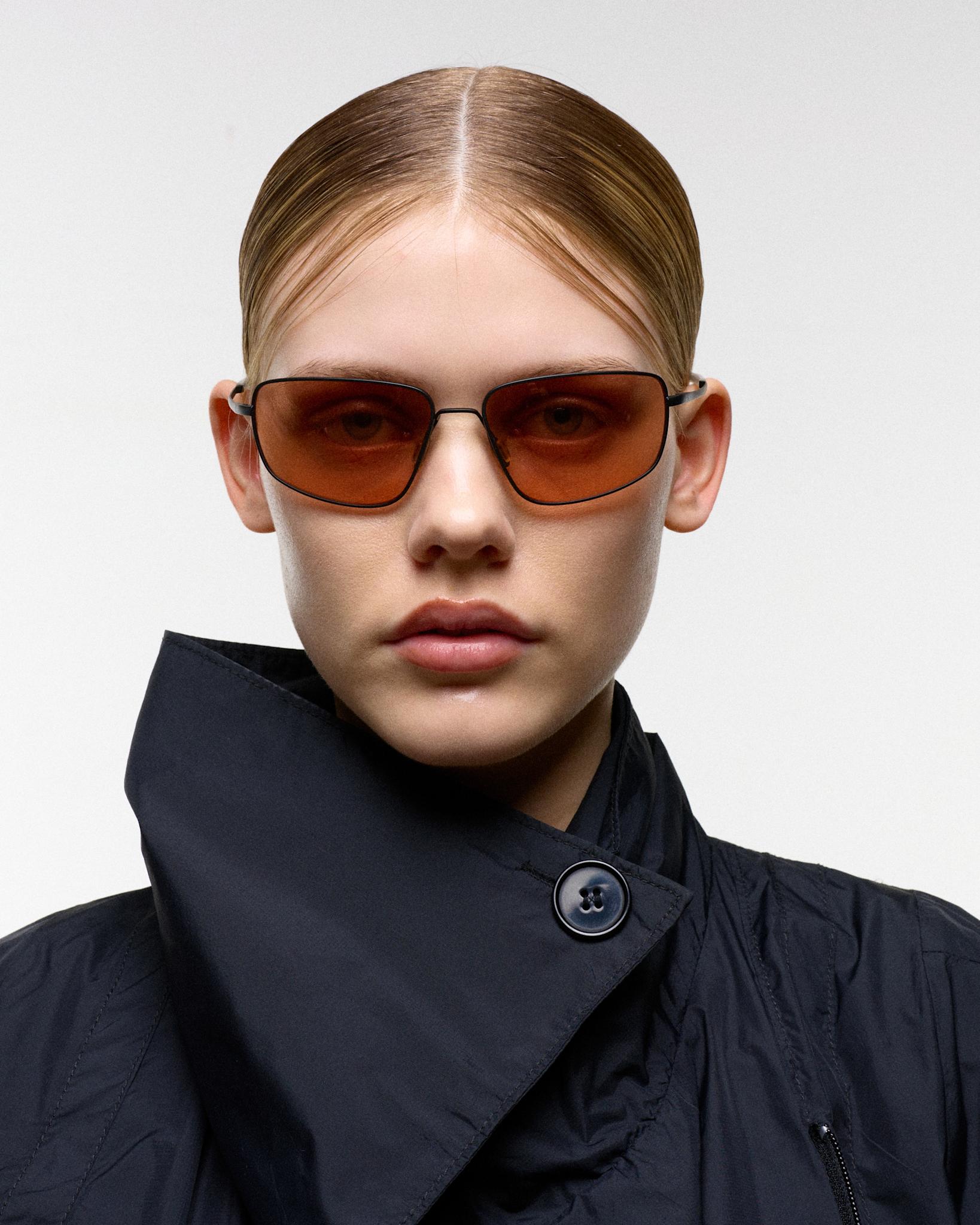 Marathon matt Black - orange solid lens