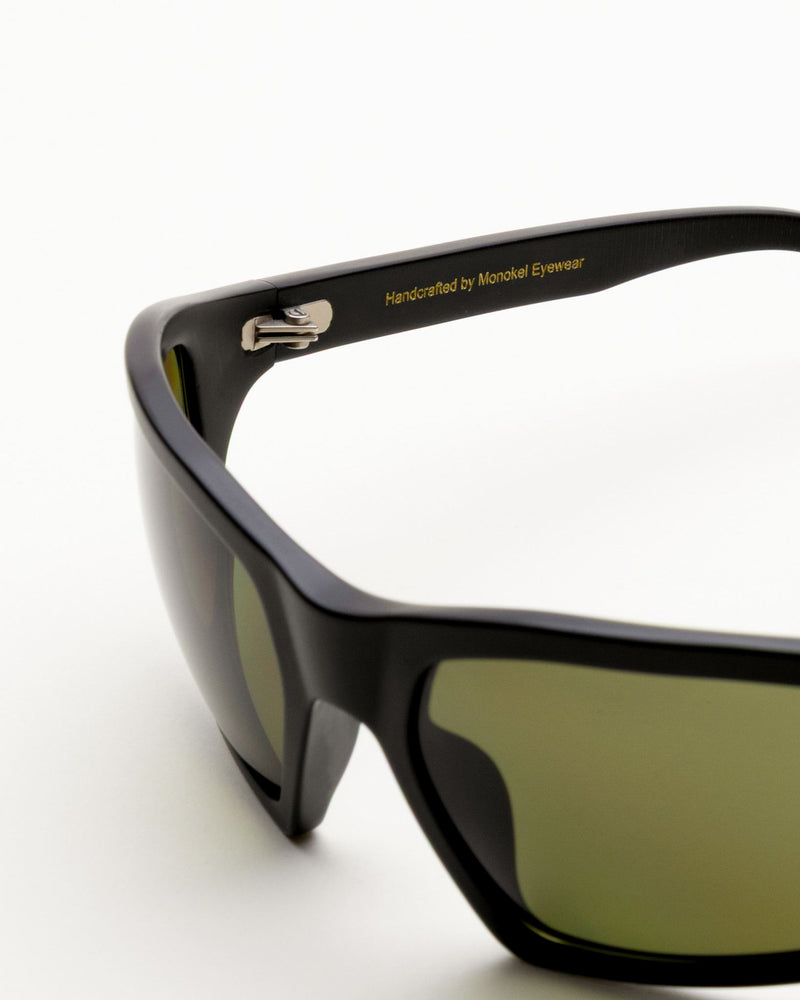 Raven matt Black - green solid polarized lens