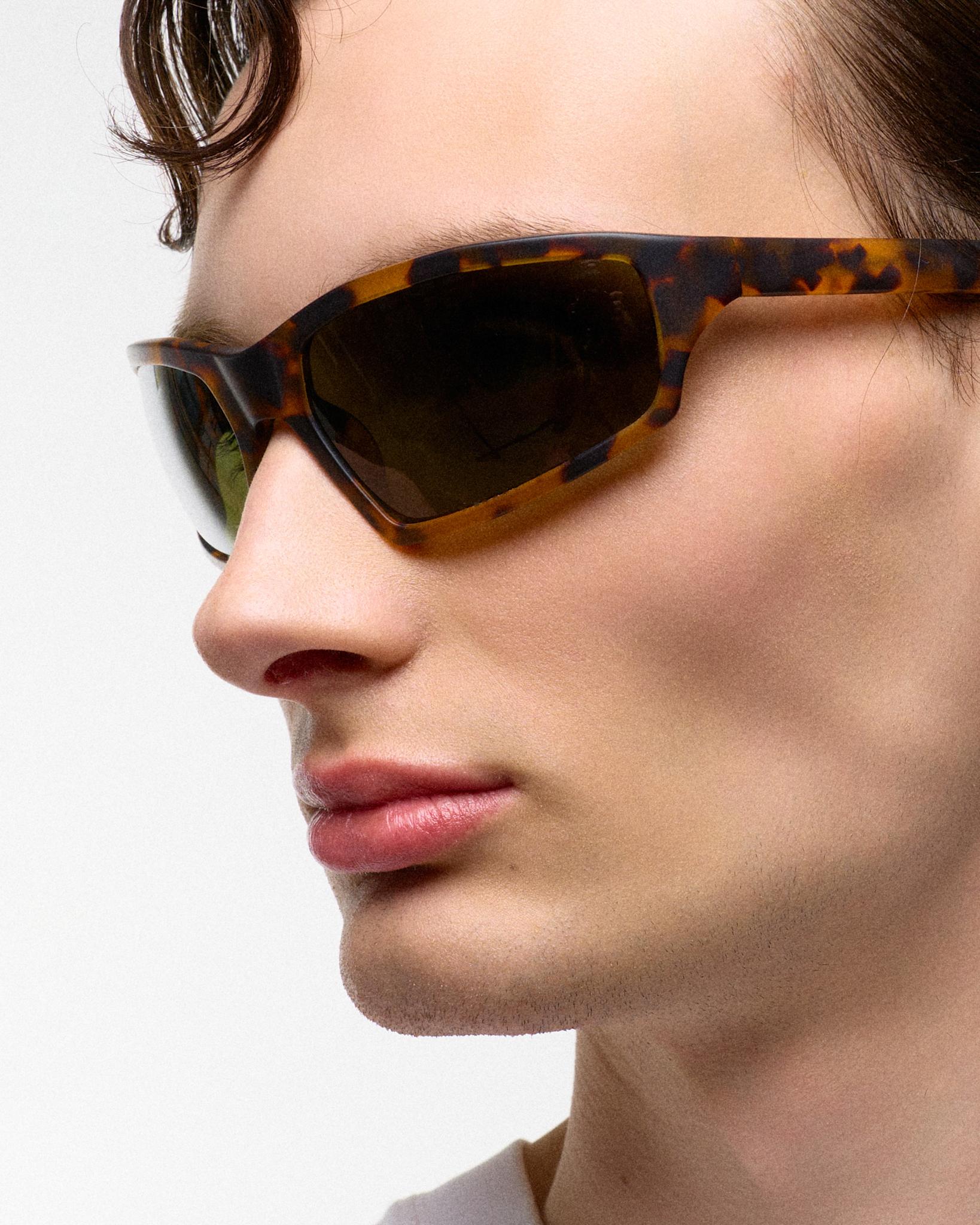 Raven matt Havana - green solid polarized lens
