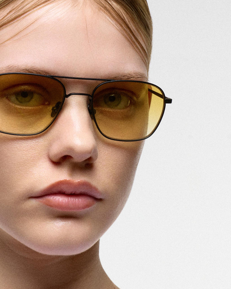 Dion matt Black - yellow gradient lens