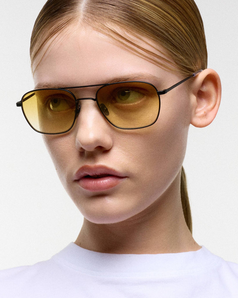Dion matt Black - yellow gradient lens