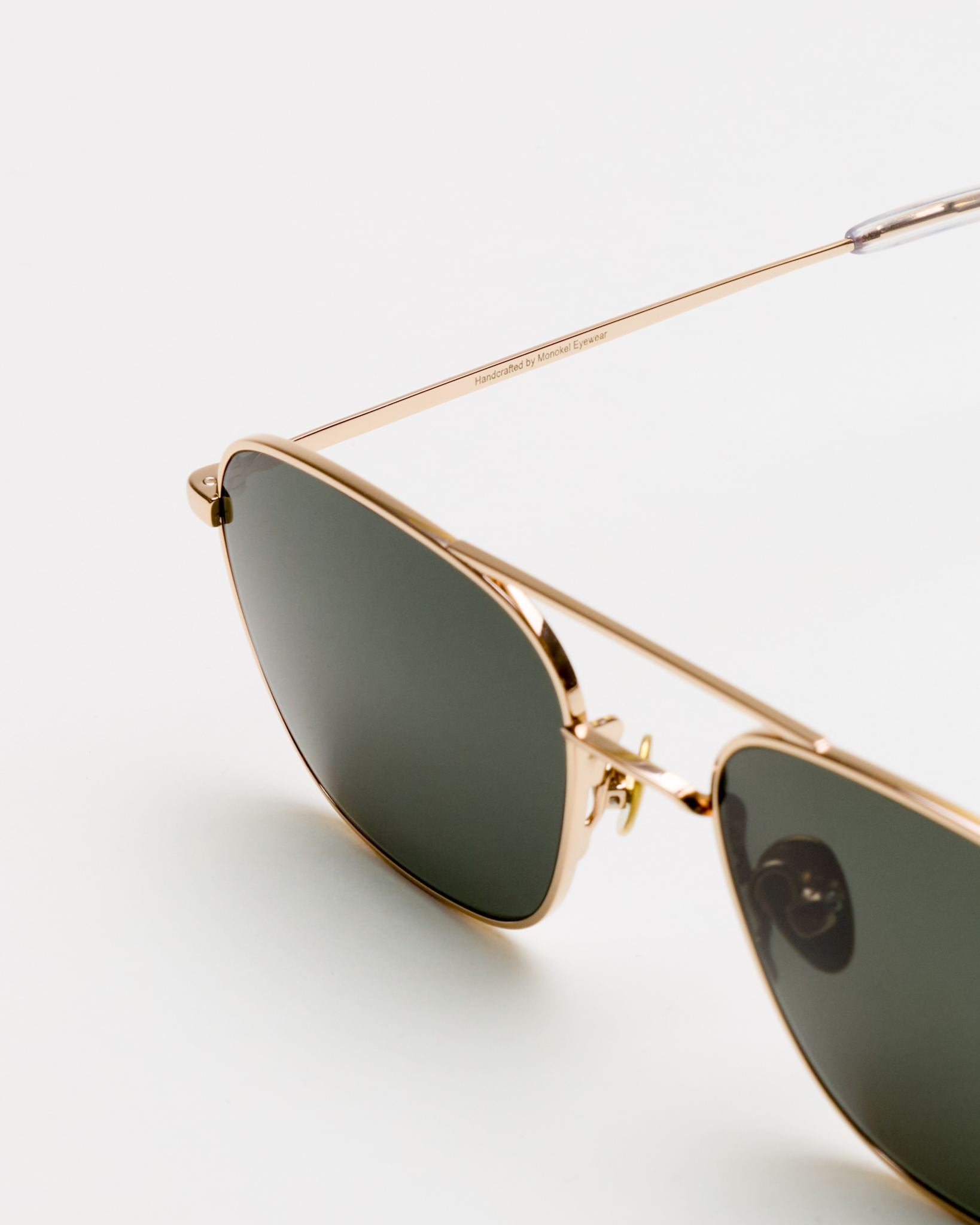 Dion Gold - green solid lens