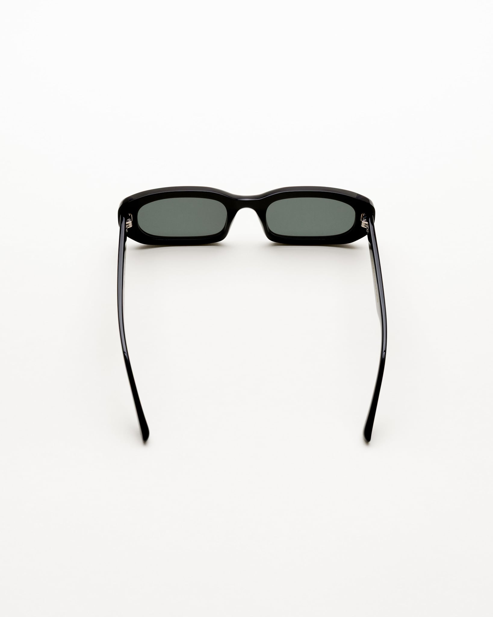 April Black - green solid lens
