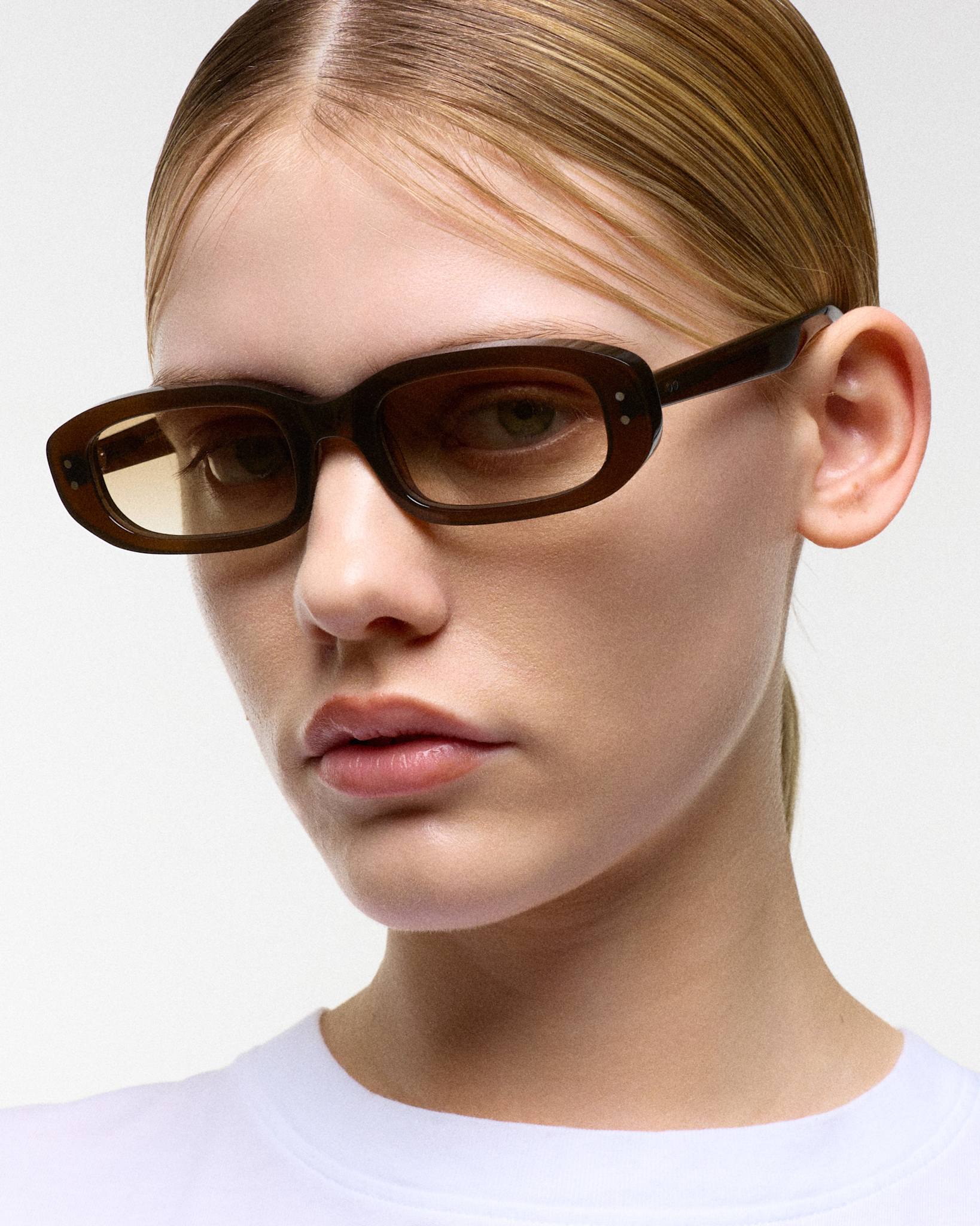 April Chocolate - brown gradient lens