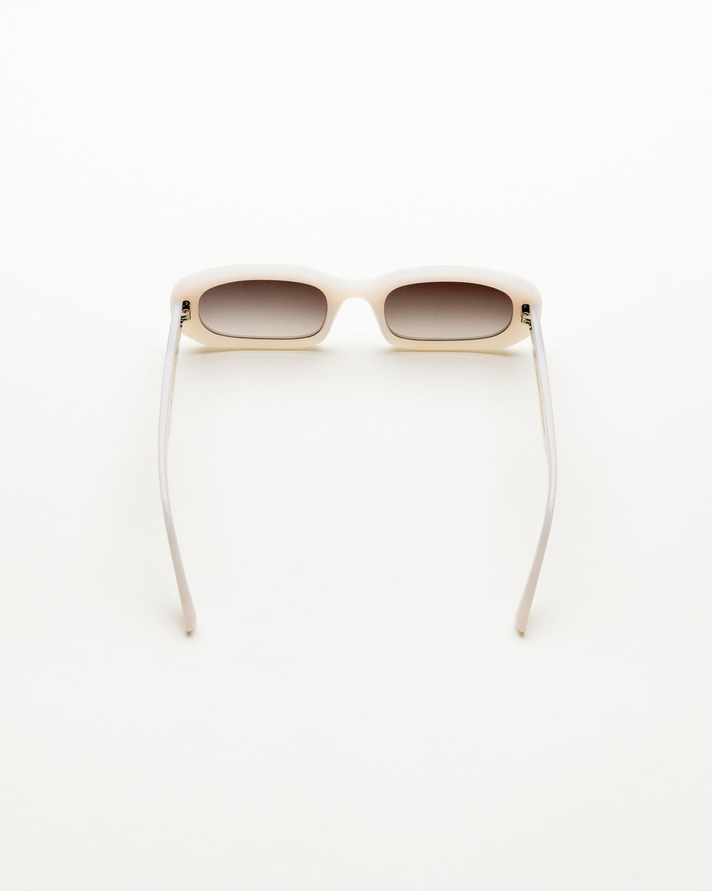 April Pearl - grey gradient lens