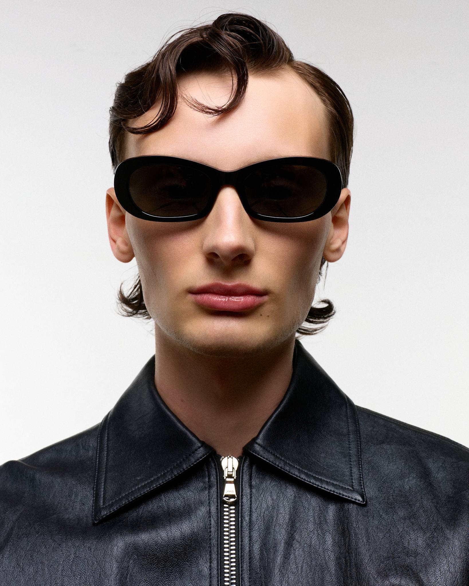 Belle Black - green solid lens