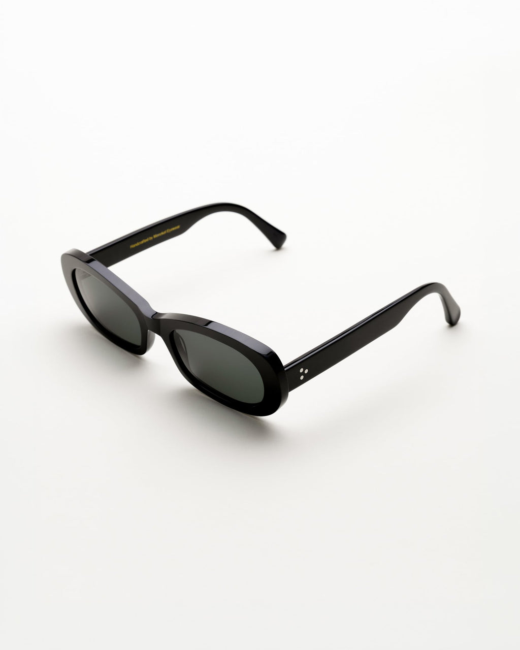 Belle Black - green solid lens