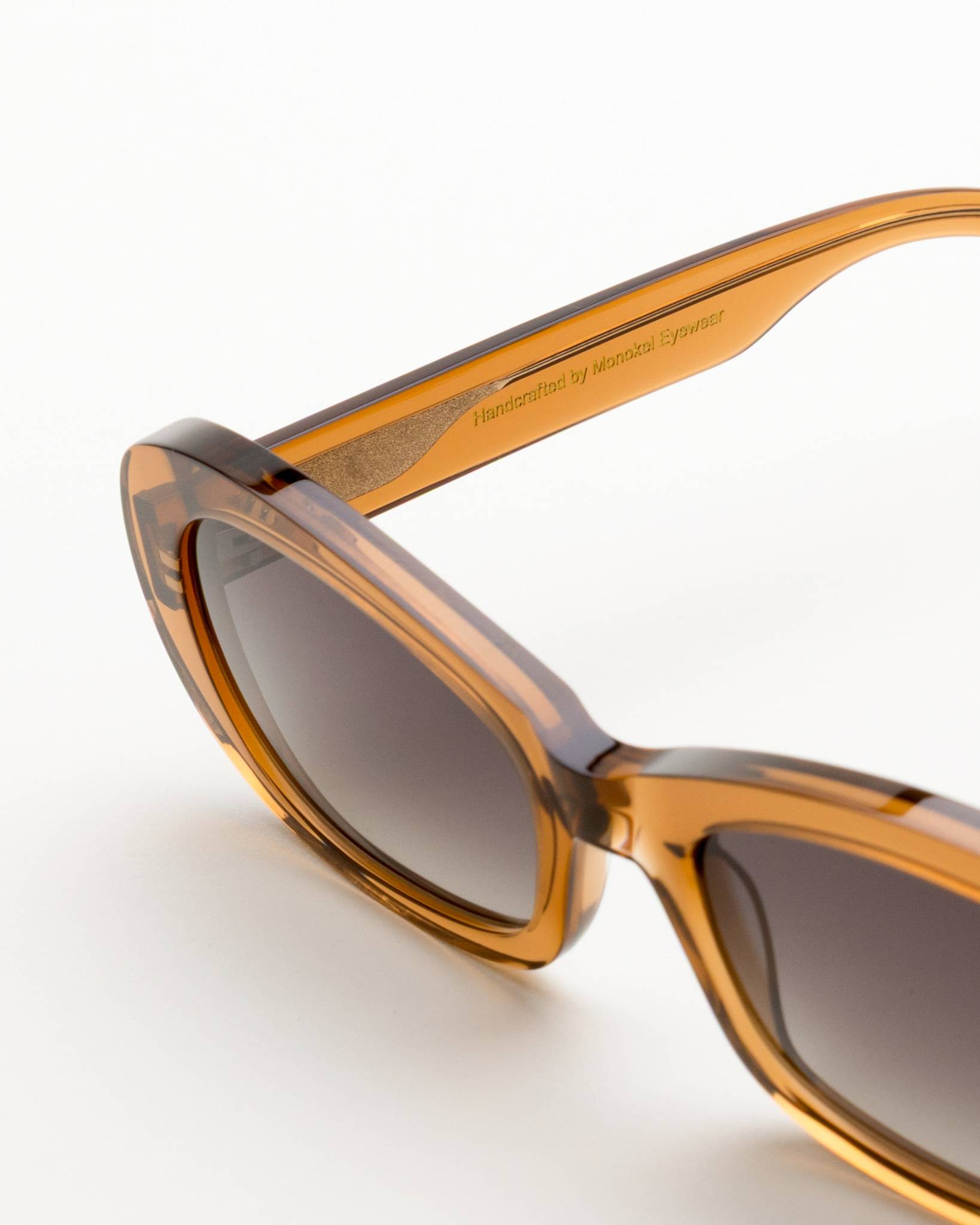Belle Cola - grey gradient lens