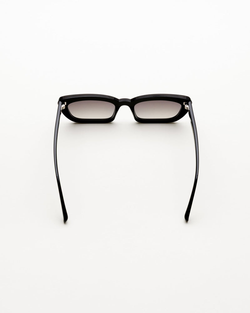 Nova Black - grey gradient lens