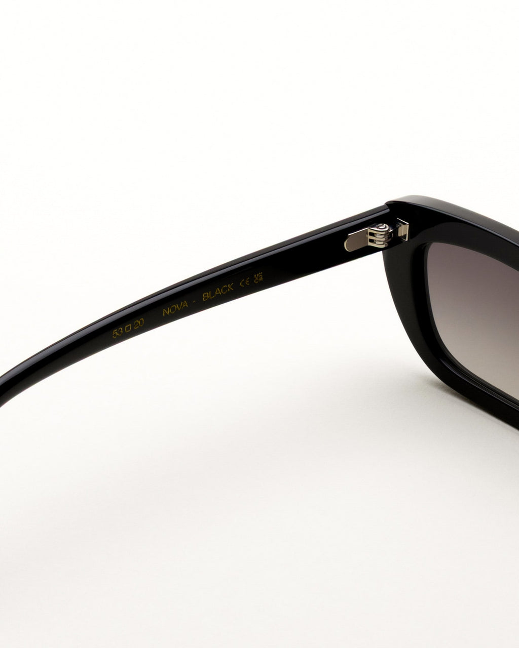 Nova Black - grey gradient lens