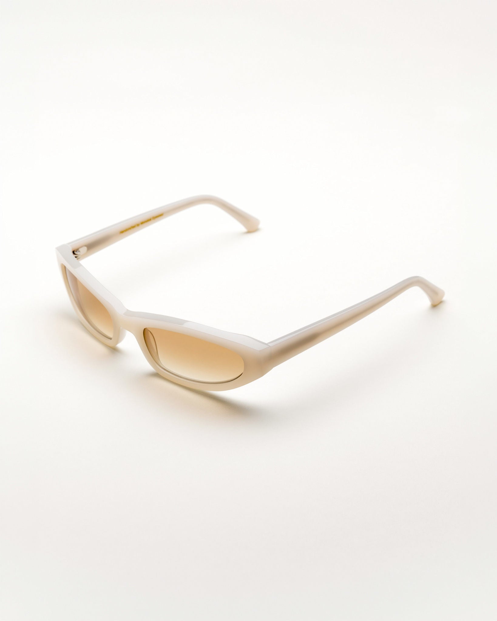 Miles Pearl - brown gradient lens