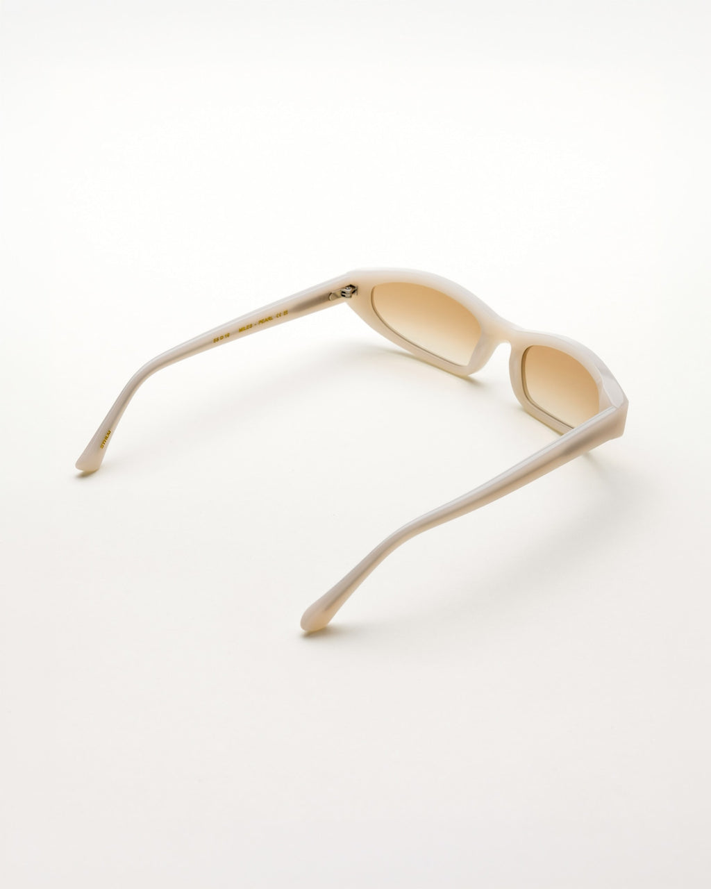 Miles Pearl - brown gradient lens