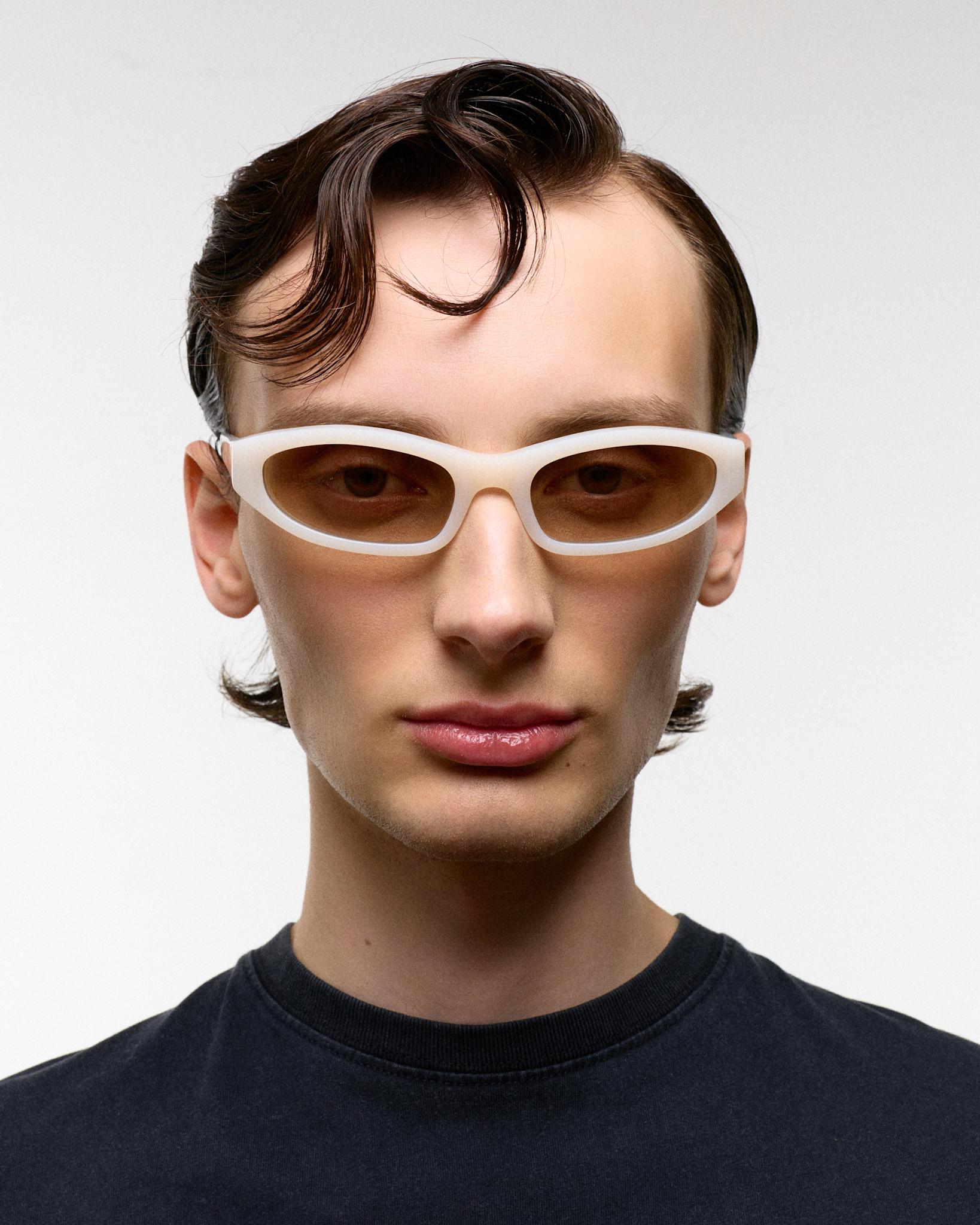 Miles Pearl - brown gradient lens