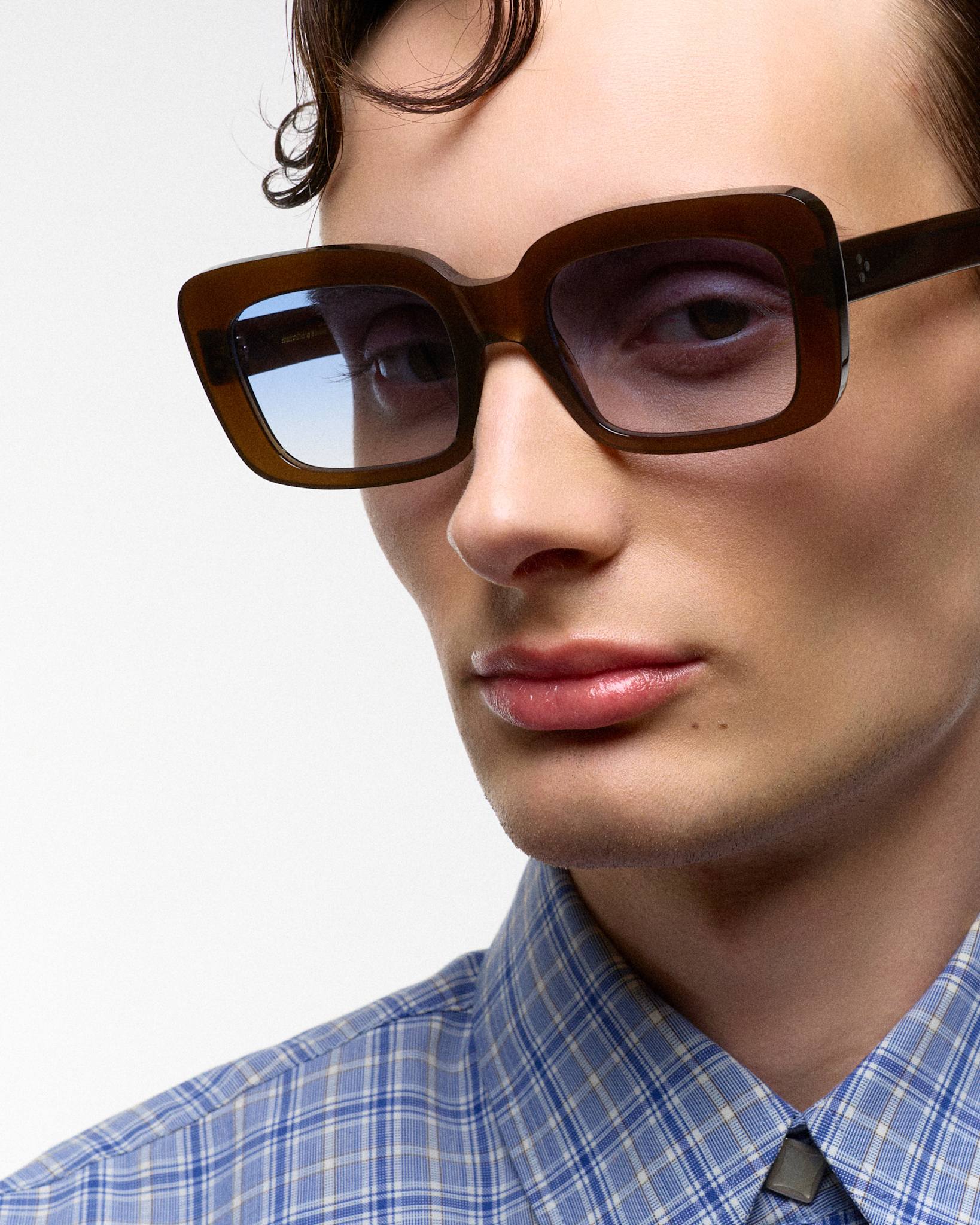 Molly Chocolate - blue gradient lens
