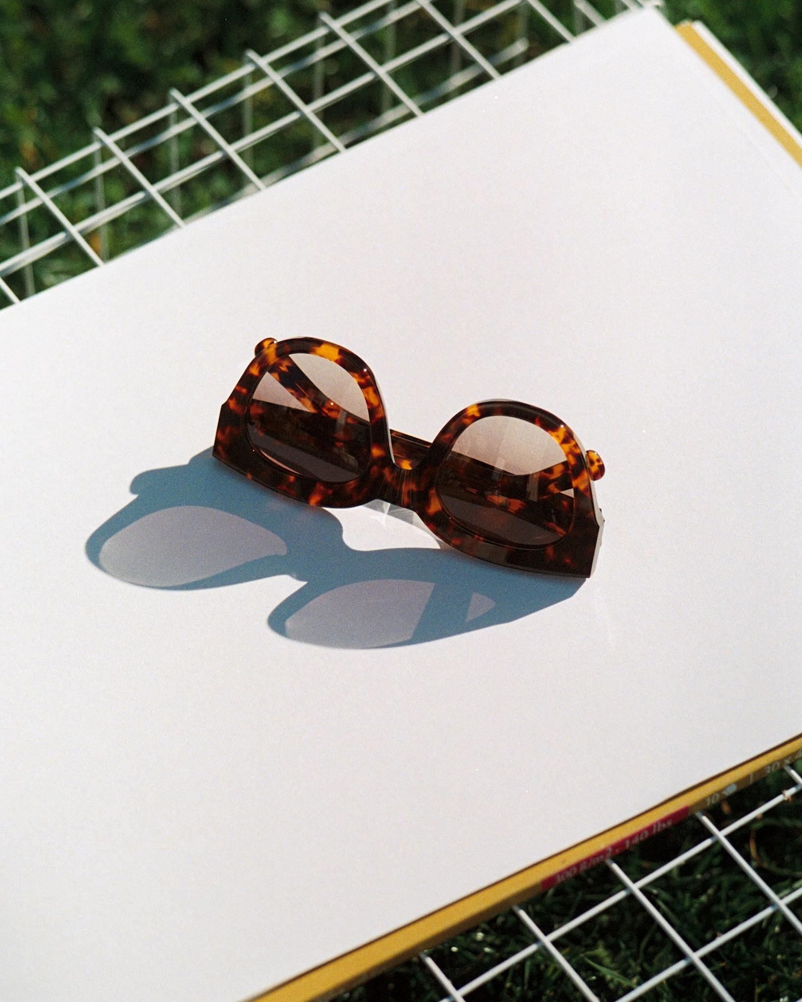 Cleo Havana - grey gradient lens