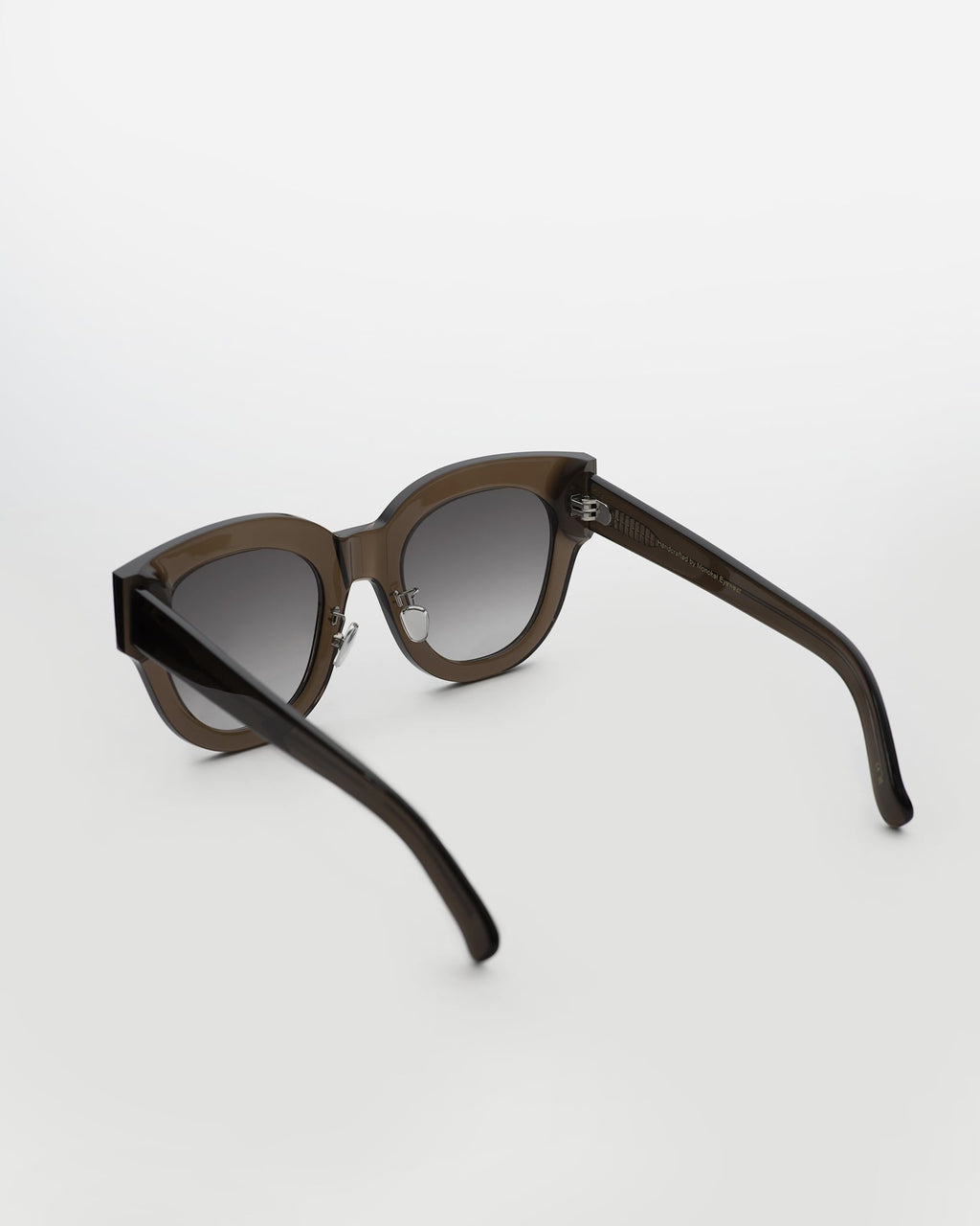 Cleo Cola - grey gradient lens