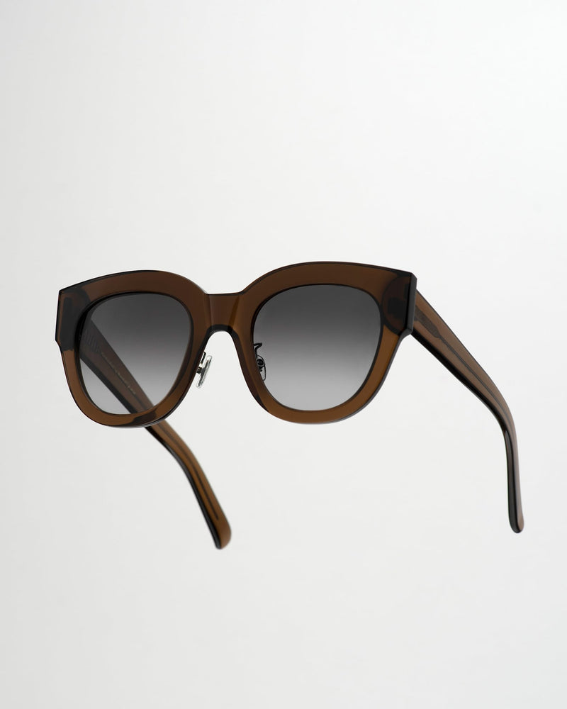Cleo Cola - grey gradient lens