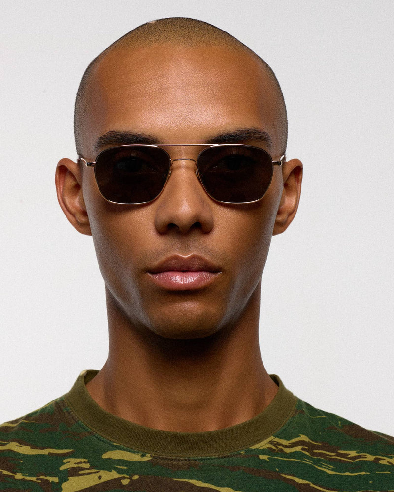 Dion Gold - green solid lens