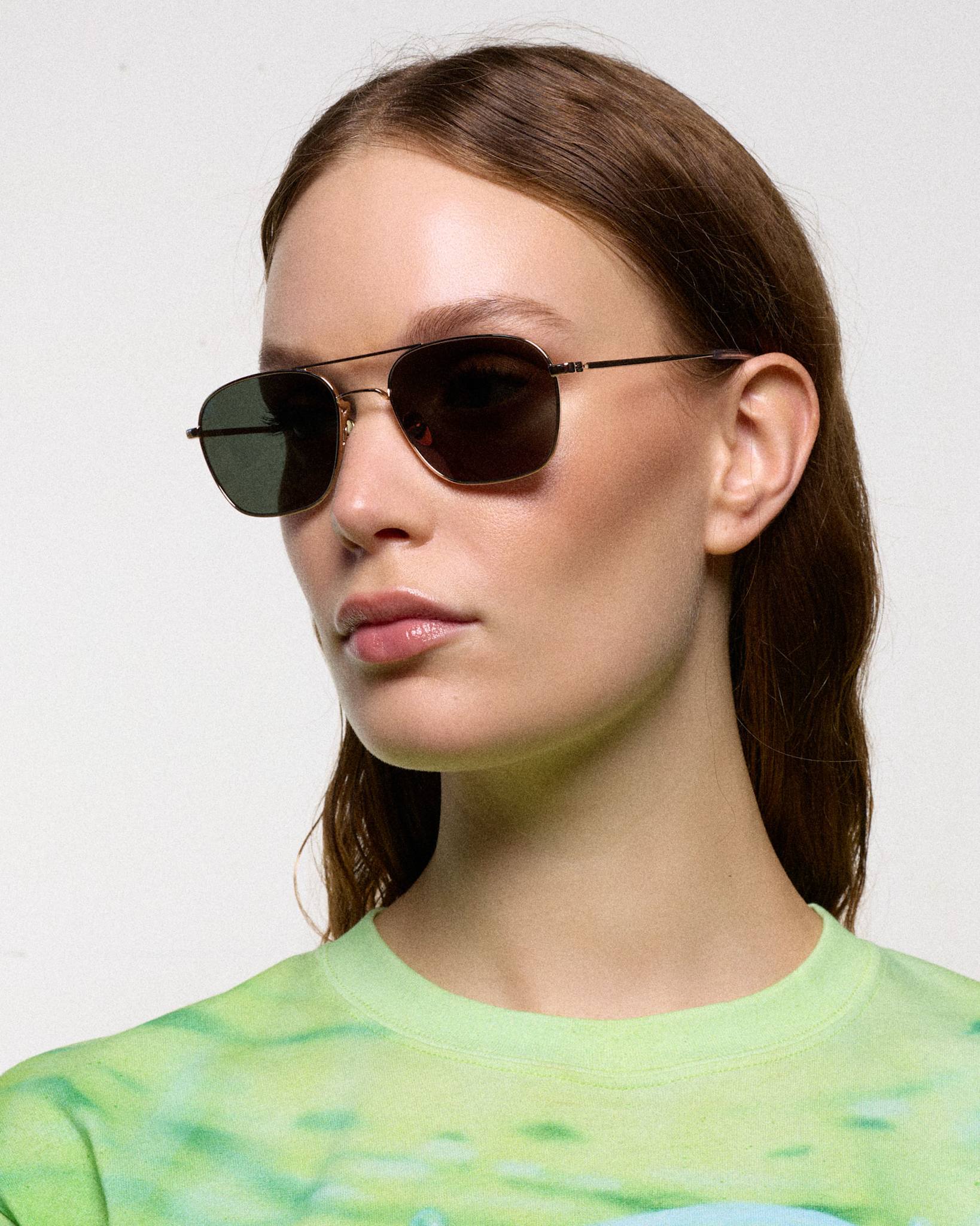 Dion Gold - green solid lens