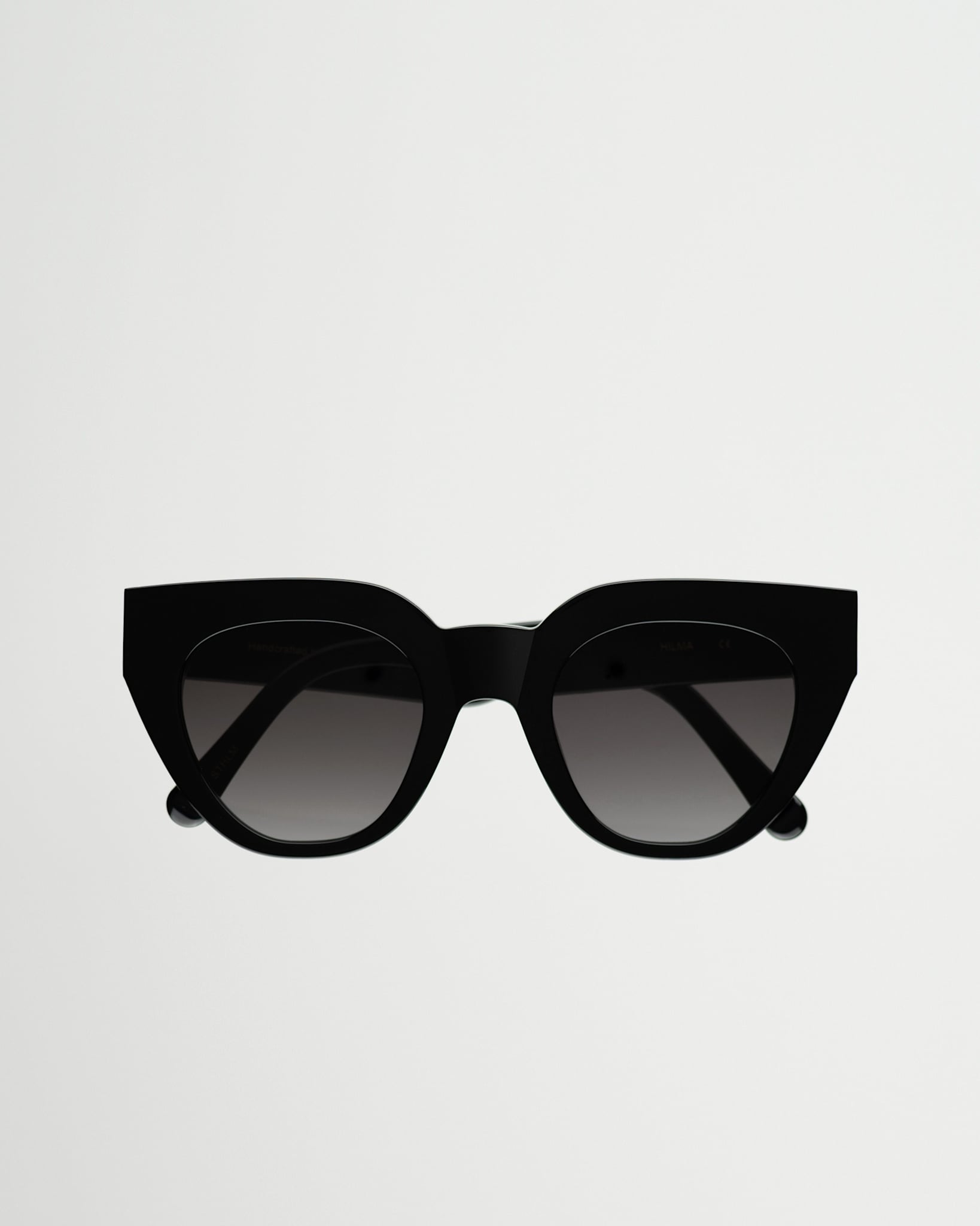 Hilma Black - grey gradient lens