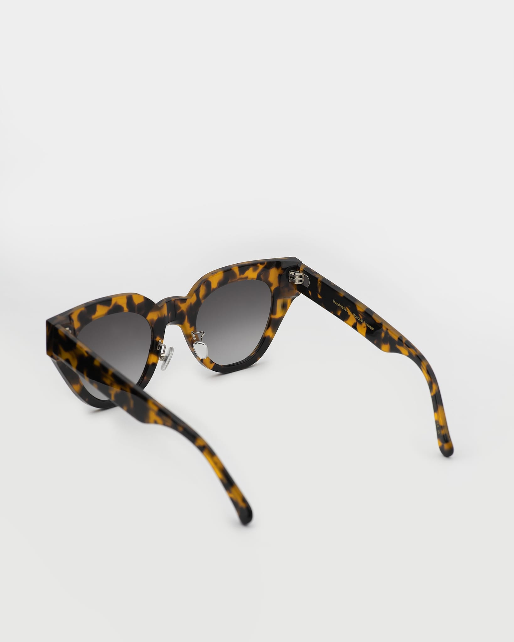 Hilma Havana - grey gradient lens