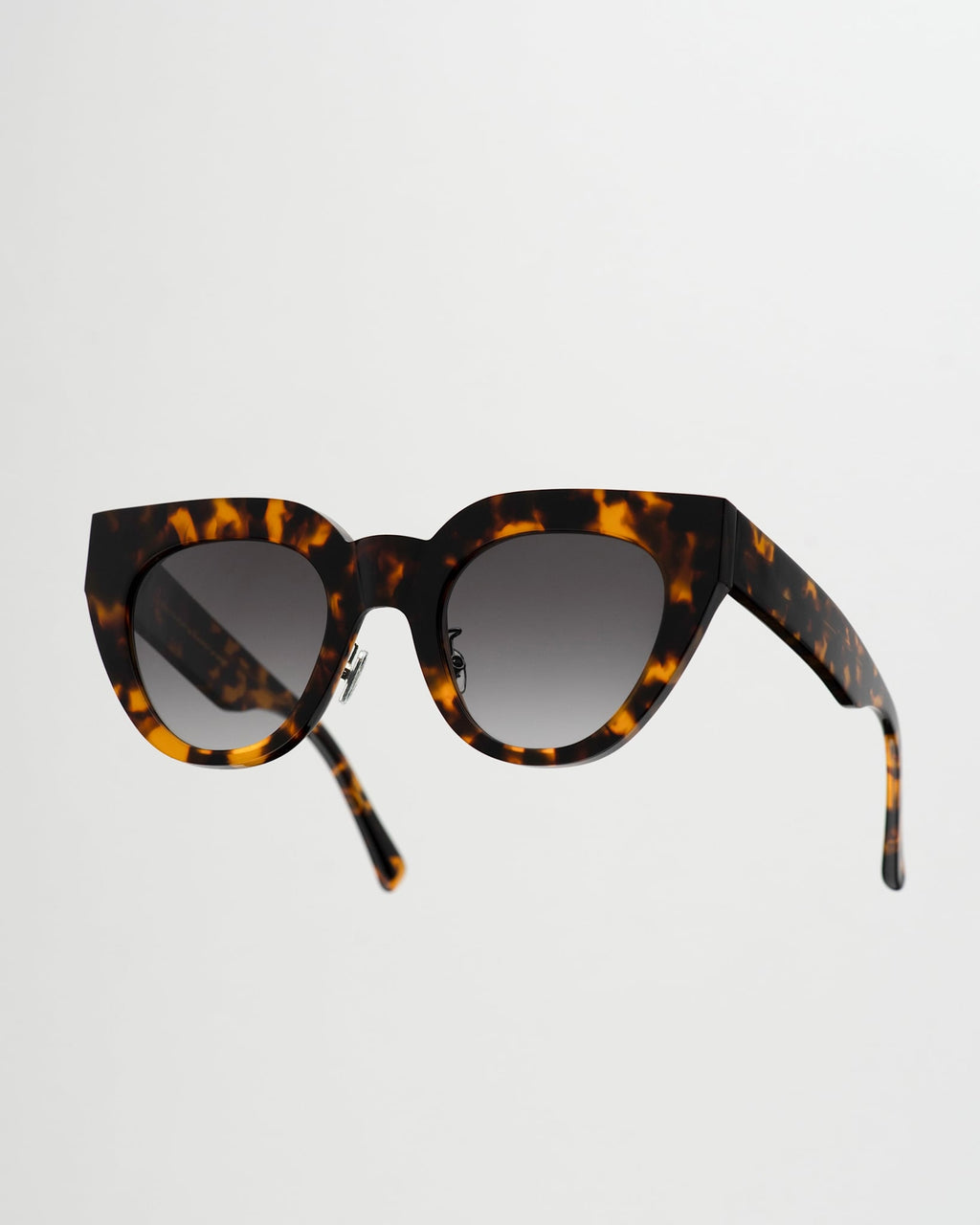 Hilma Havana - grey gradient lens