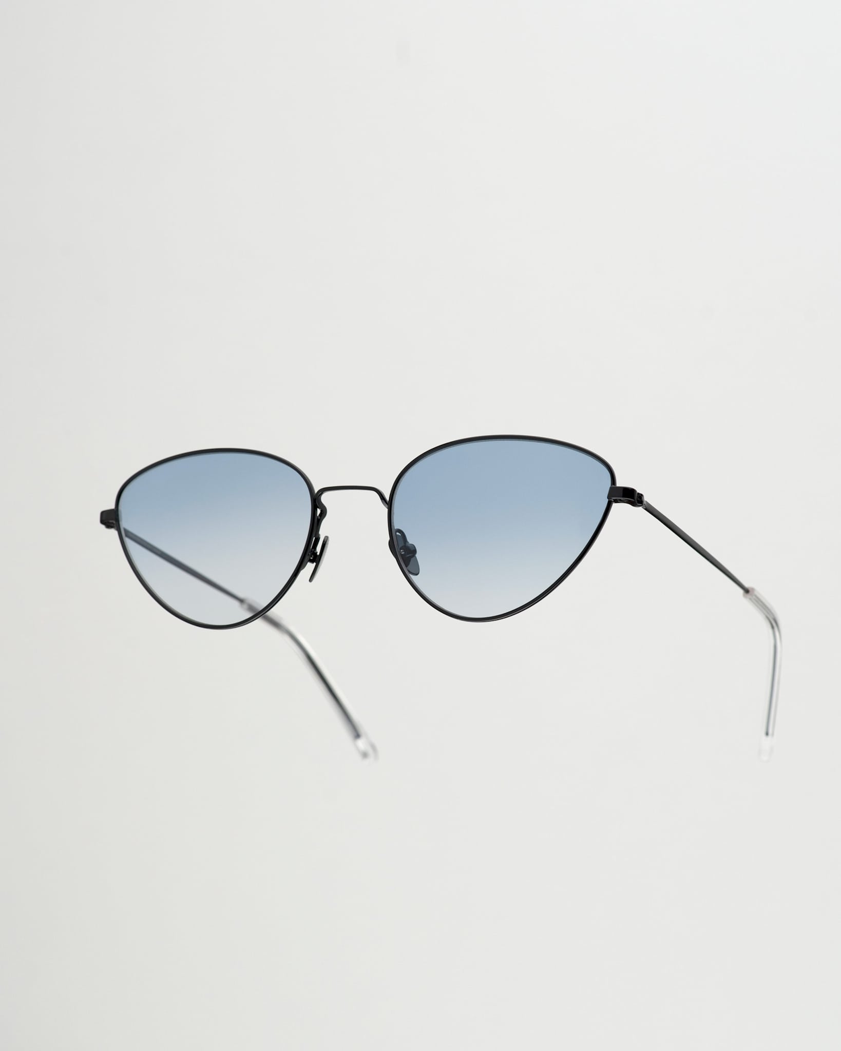 Luna Black - blue gradient lens