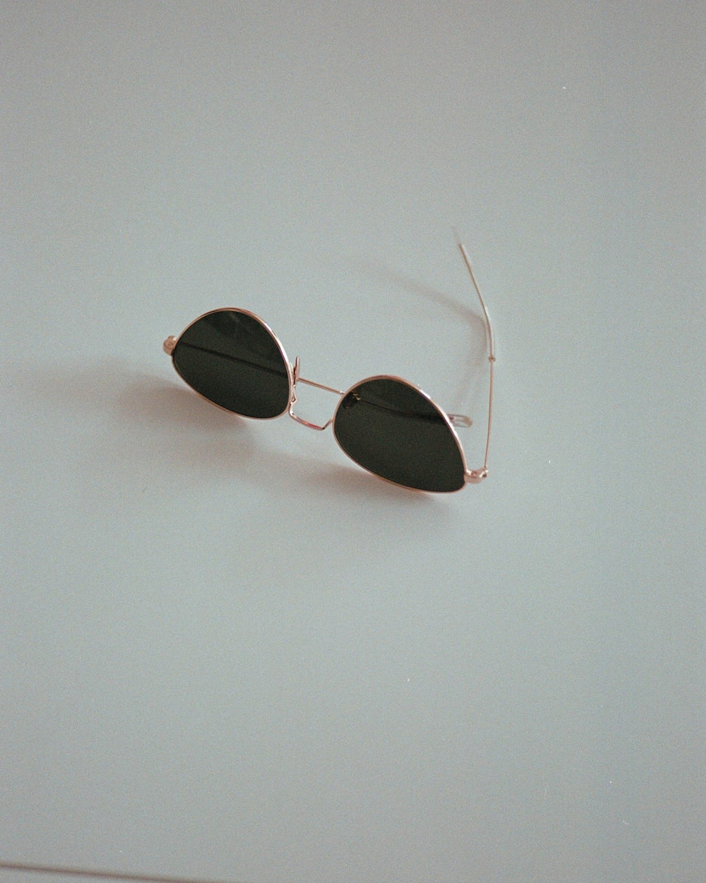 Luna Gold - green solid lens