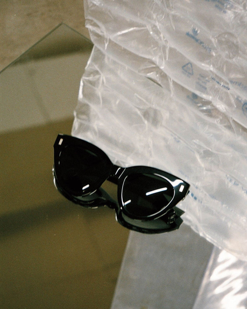 Neko Black - grey solid lens
