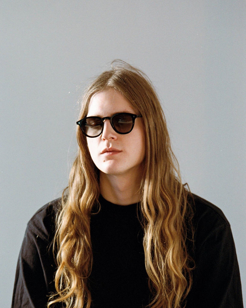 Nelson Black - grey gradient lens