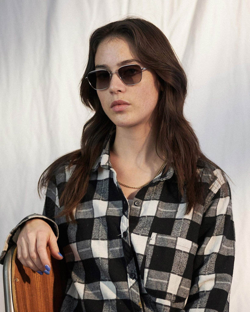 Otis Silver - grey gradient lens