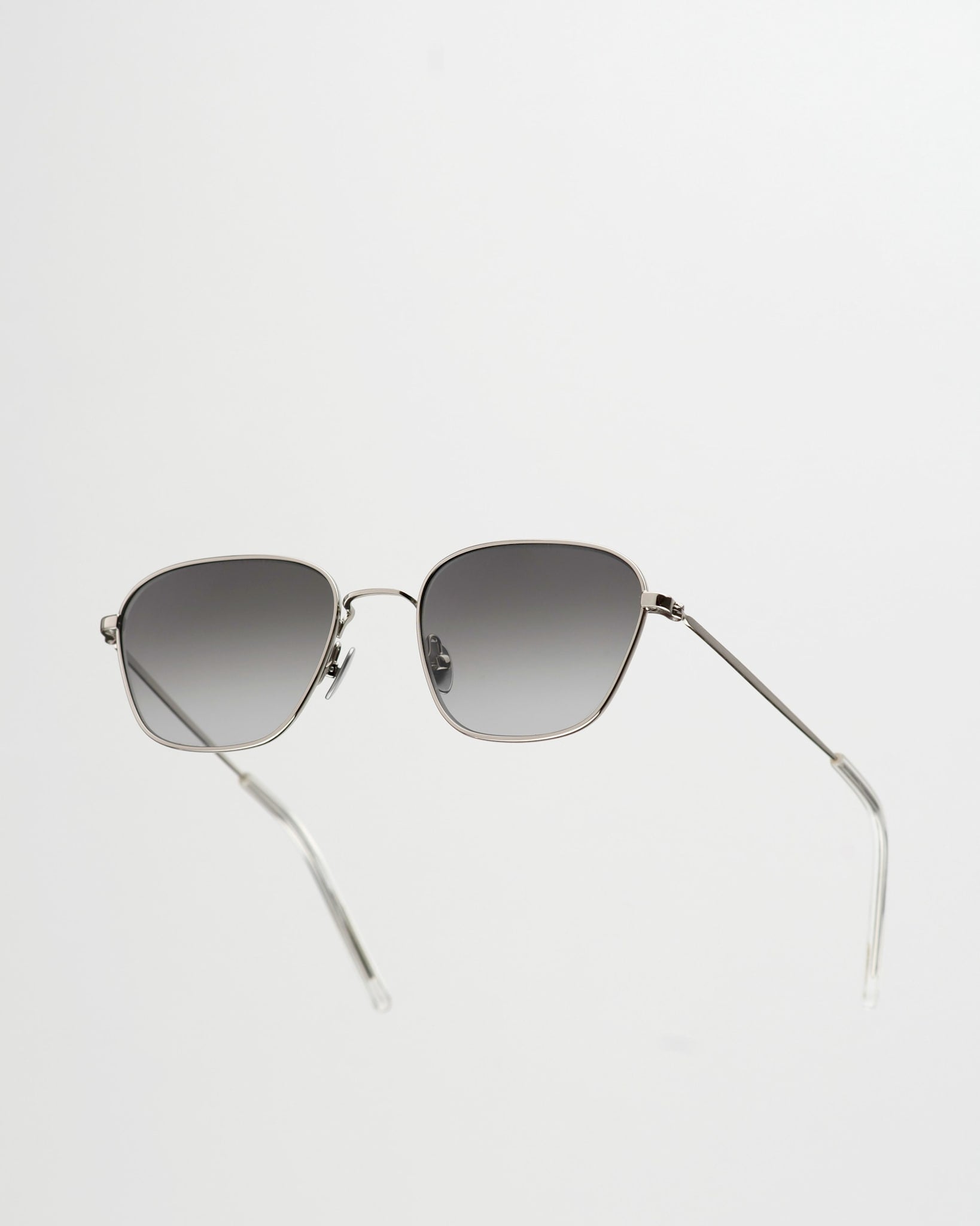 Otis Silver - grey gradient lens