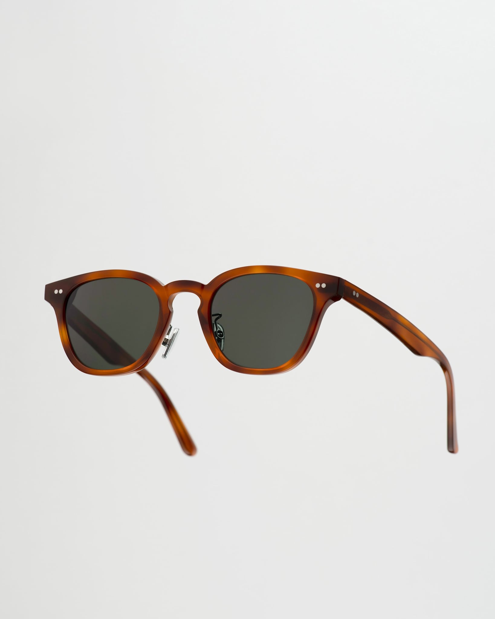 River Amber - green solid lens