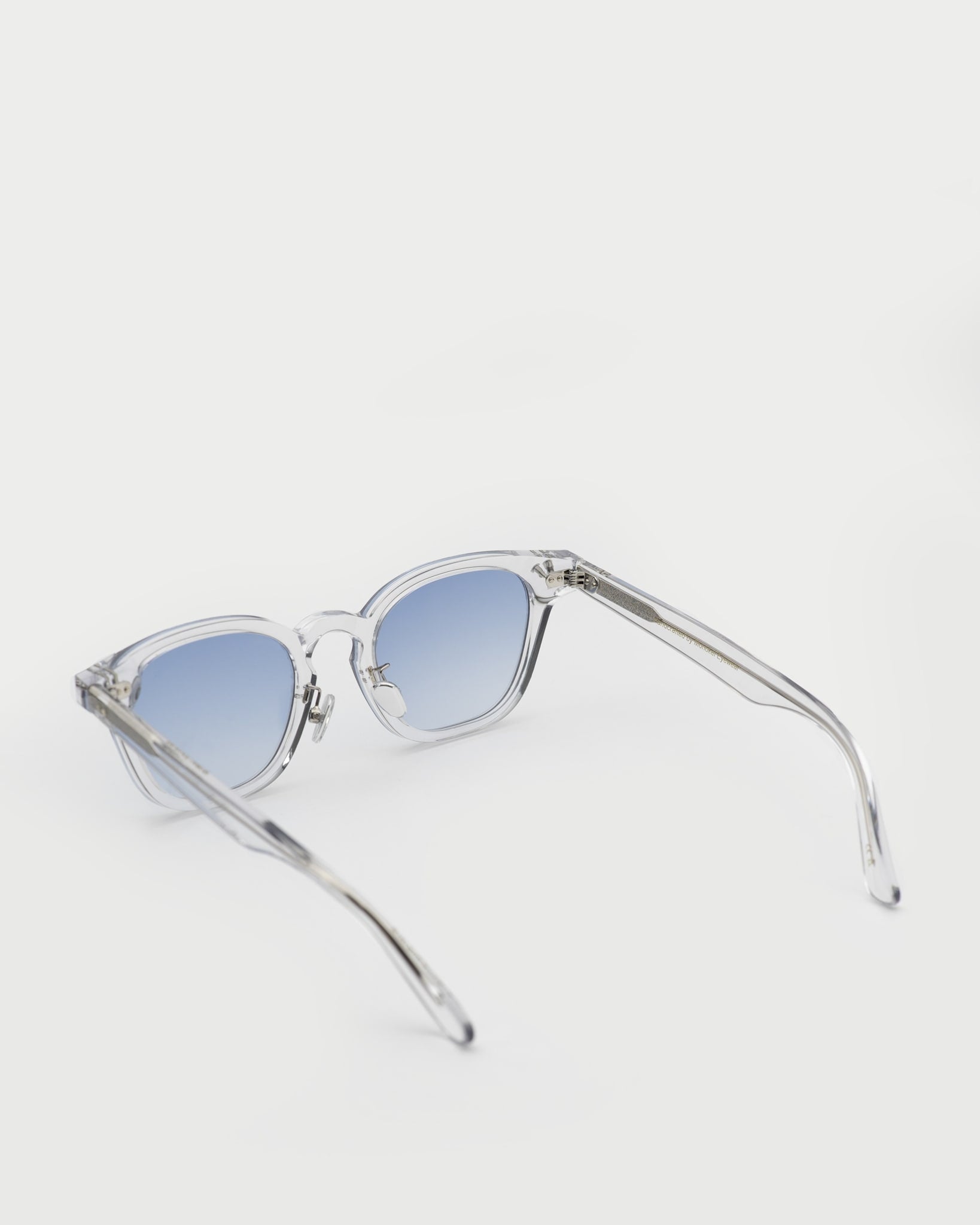River Crystal - blue gradient lens