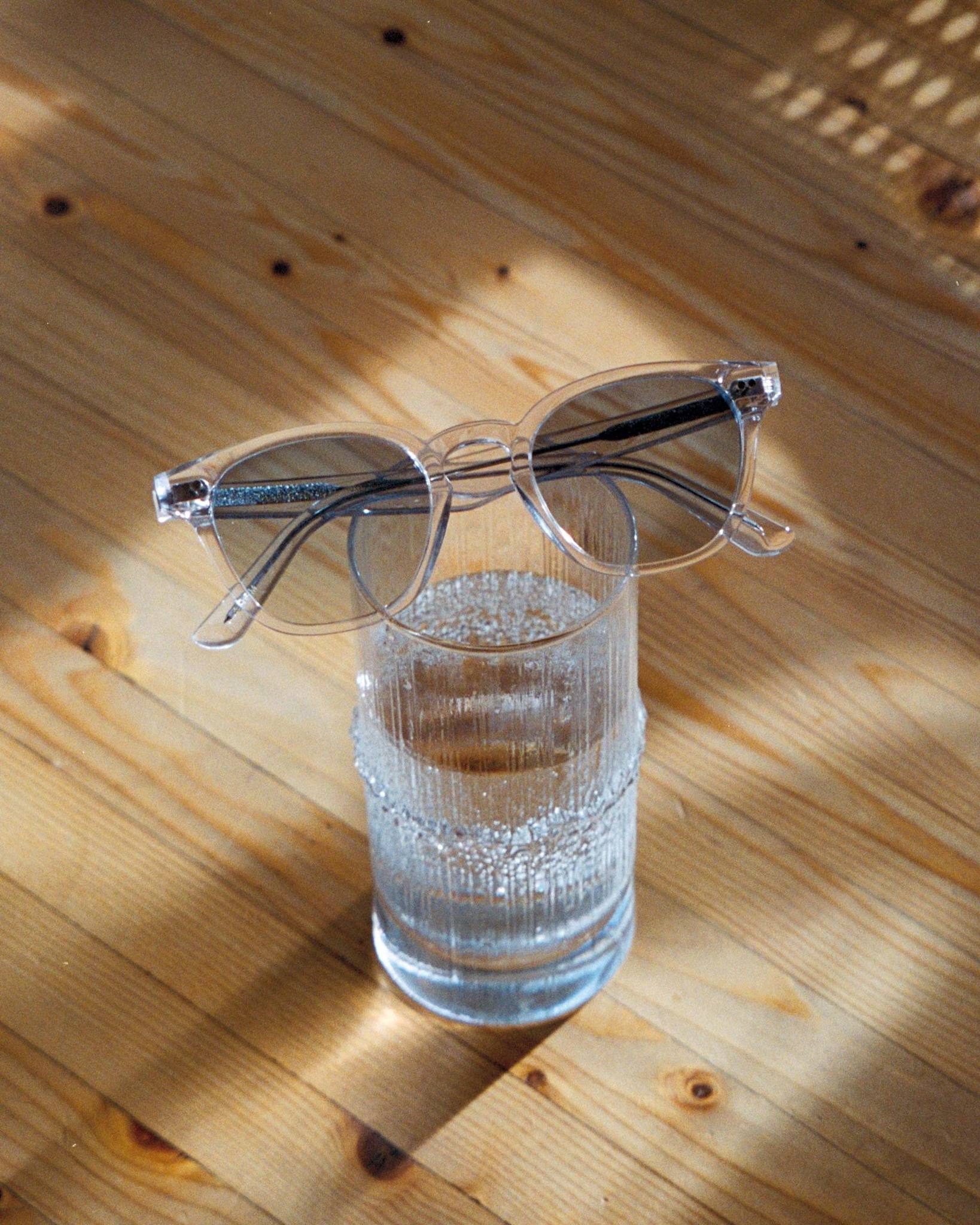 River Crystal - blue gradient lens