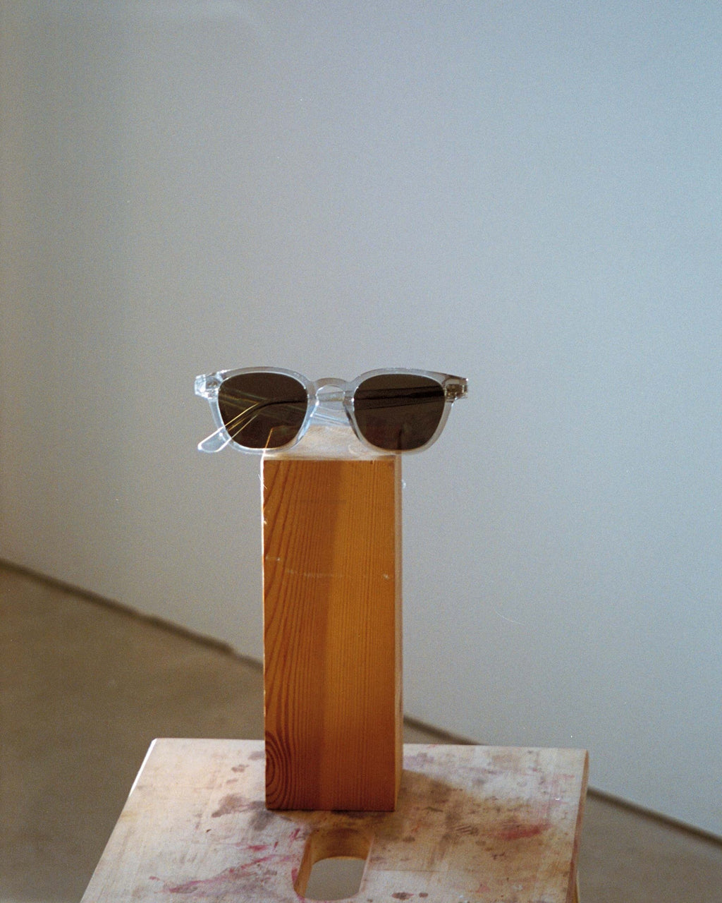 River Grey - grey solid lens