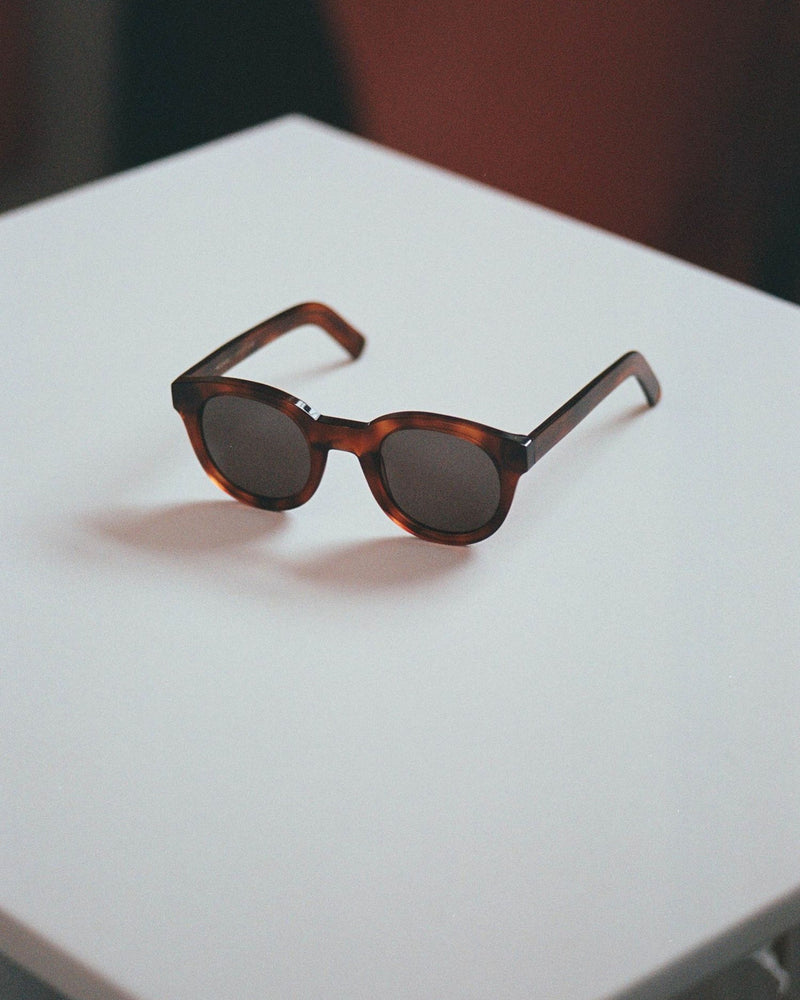 Shiro Amber - grey solid lens